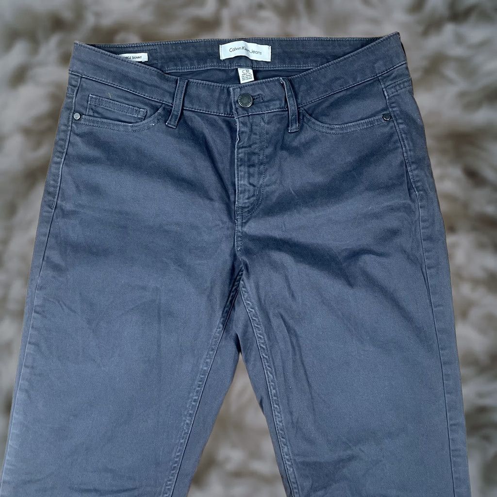 Calvin Klein Calvin Klein Jeans Womens 10 Gray Ankle Skinny Stretch Mid Rise Dark Wash Denim Jeans Women Slim Stretch Size 32" / US 10 / IT 46 - 1 Thumbnail