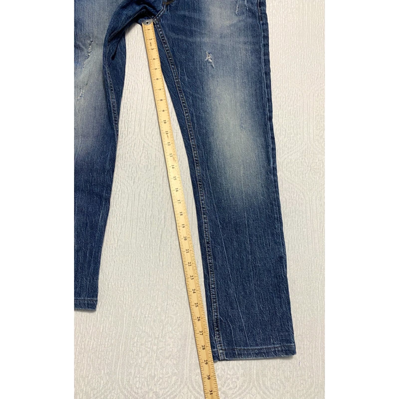 Vintage True Blue Denim Jeans Slim Mens Size 34 Waist 34 Inseam 29 Blue Distressed Stretch Skinny 5-Pocket Design Lightweight Denim Heritage Slim Fit Size US 34 / EU 50 - 5 Thumbnail