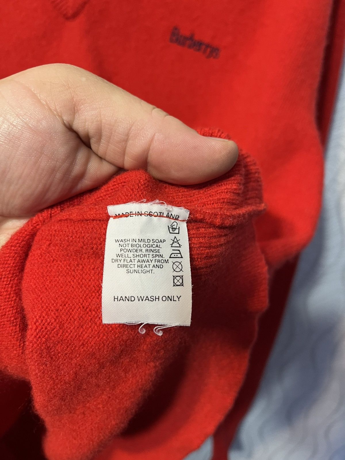 Burberry Burberry’s Vintage Pure Scotland Lambswool V-Neck Pullover Size US XL / EU 56 / 4 - 7 Thumbnail