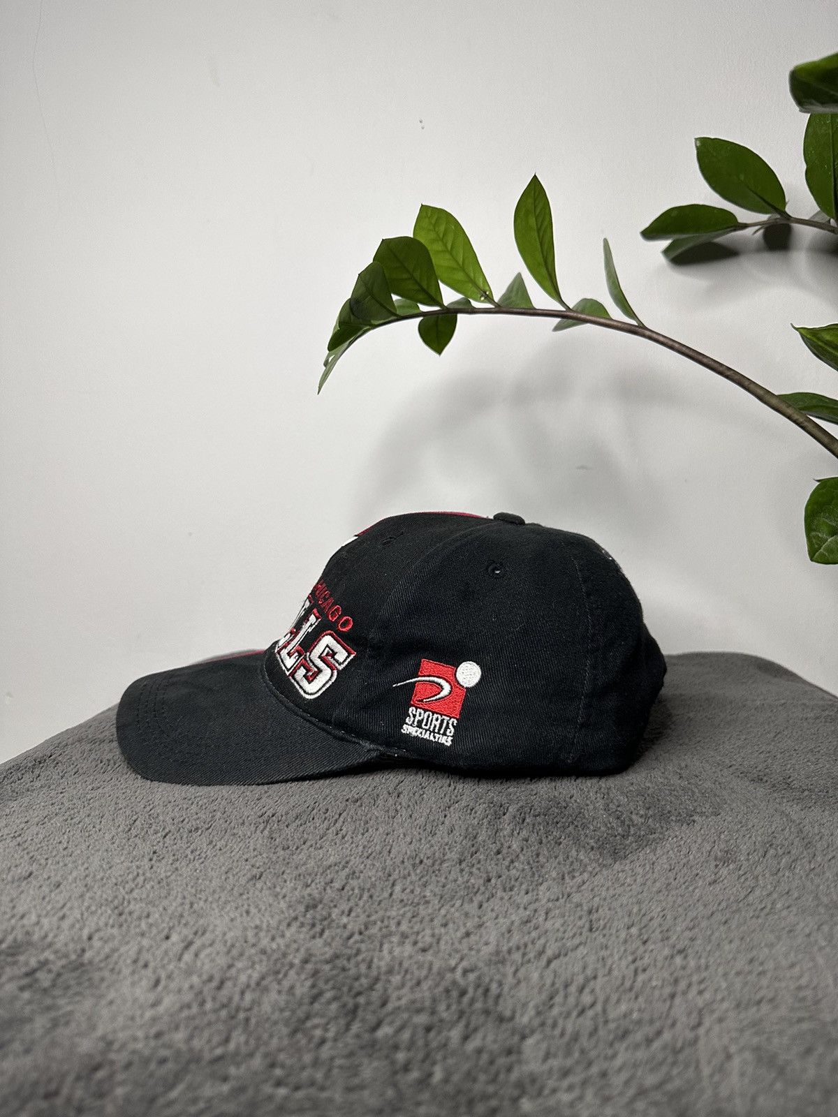 NBA × Sports Specialties NBA Chicago Bulls Vintage Cap Size ONE SIZE - 4 Thumbnail