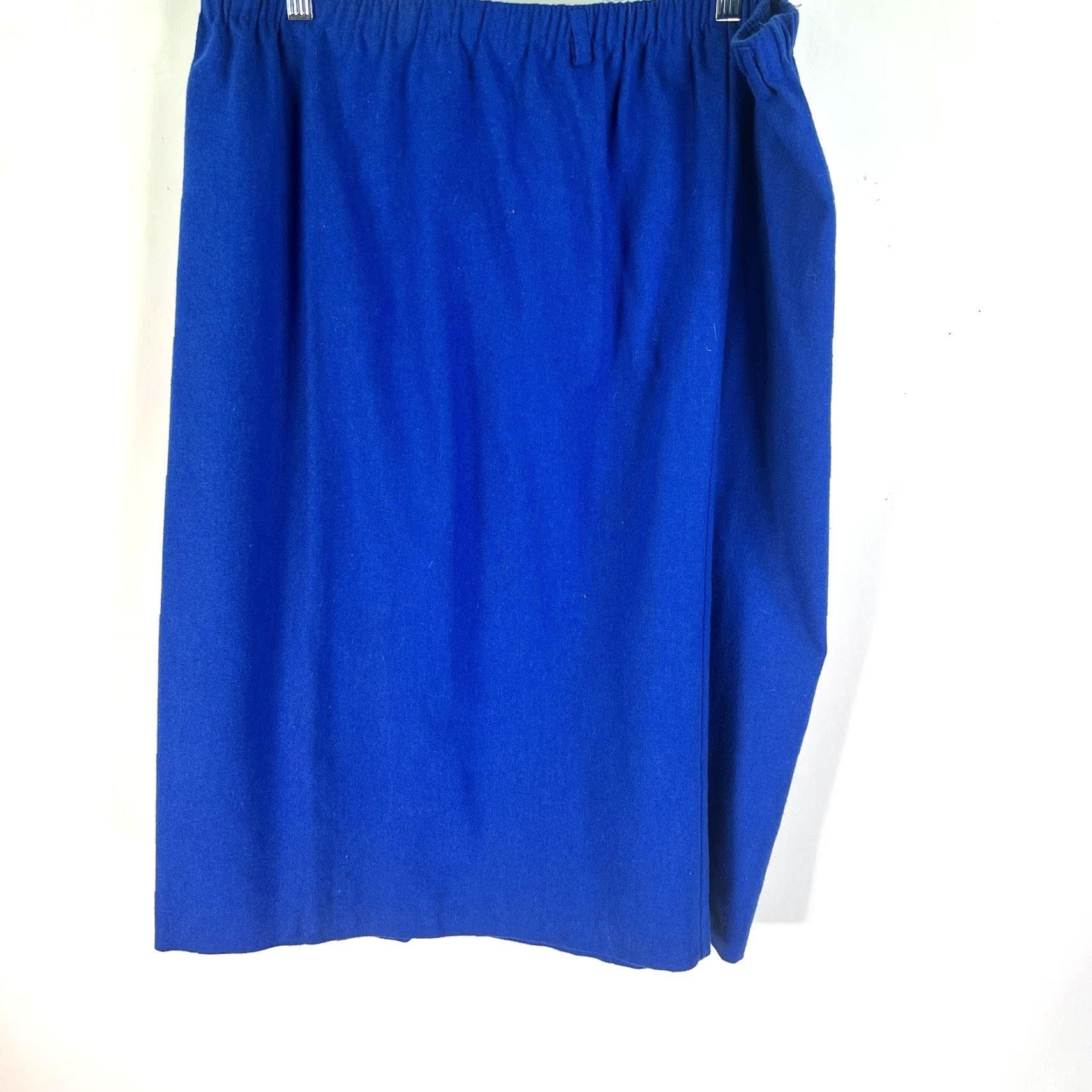 Vintage VINTAGE Valarie Wool Blend Pleated Straight Line Skirt Women's SZ 34 38" Blue Red Knee Length 80s Vintage Style Pencil/Skirt Women Menus? Size 25" / US 0 / IT 36 - 4 Thumbnail