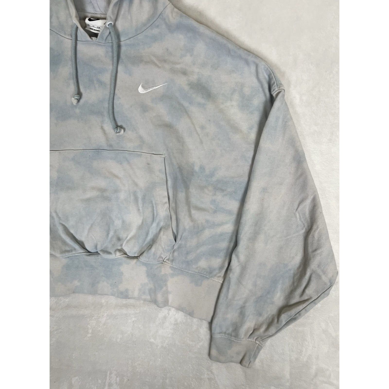Nike Nike Women's Hoodie Pullover Oversized XS Tie Dye Worn Blue & White Colorful 90s Gym & Training Womens Mens? Size XS / US 0-2 / IT 36-38 - 3 Thumbnail