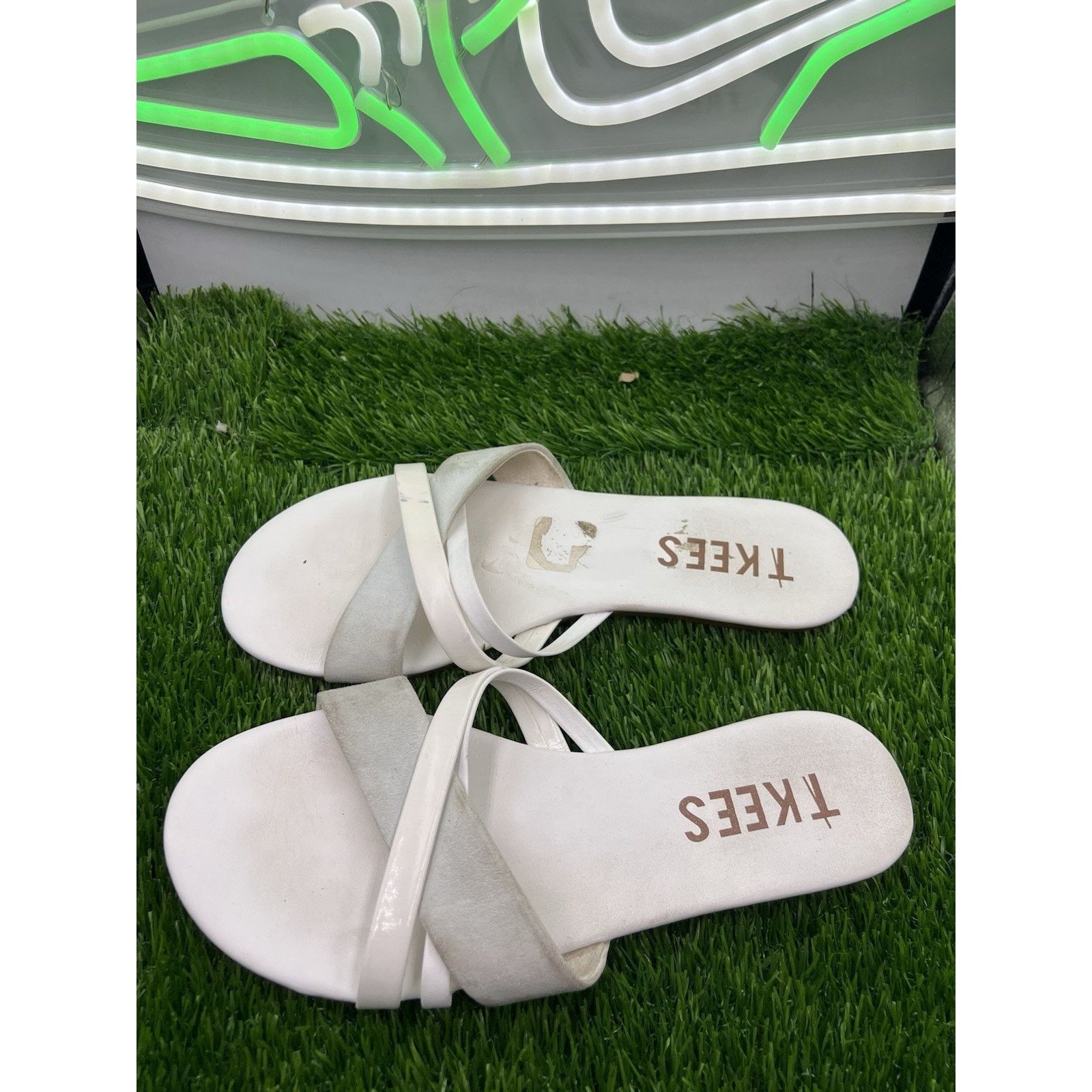 Other TKees Kenzie White Womens Sandals Flip Flops Size 7 Size US 7 / IT 37 - 2 Thumbnail