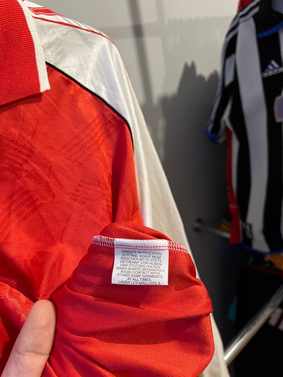 Puma 90’S PUMA HUNGARY TEMPLATE SOCCER JERSEY FOOTBALL SHIRT SZ L Size US L / EU 52-54 / 3 - 14 Thumbnail