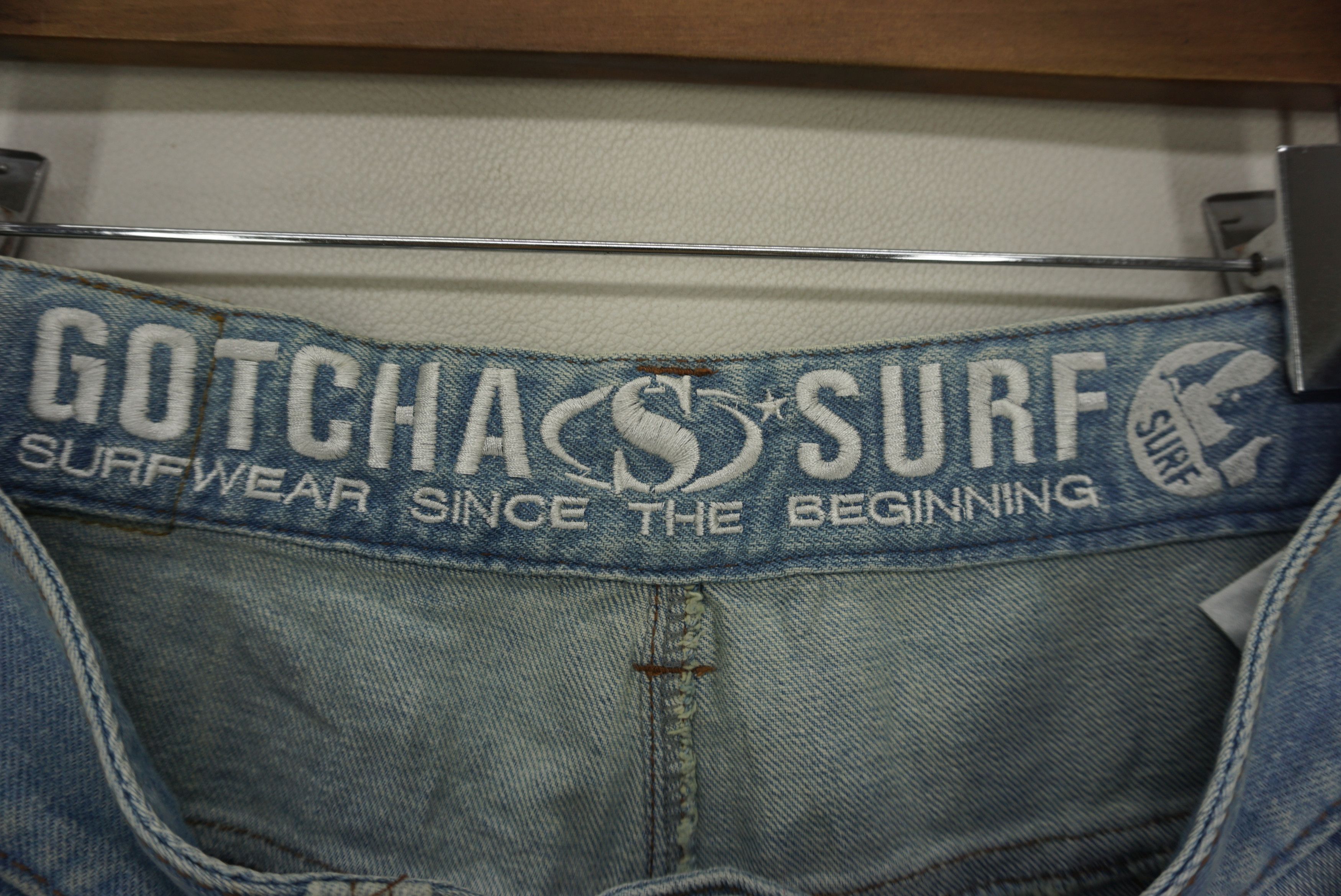 Gotcha Distressed Jeans fit W33xL27.5 Gotcha Low Rise Cropped Denim Size US 31 - 12 Thumbnail