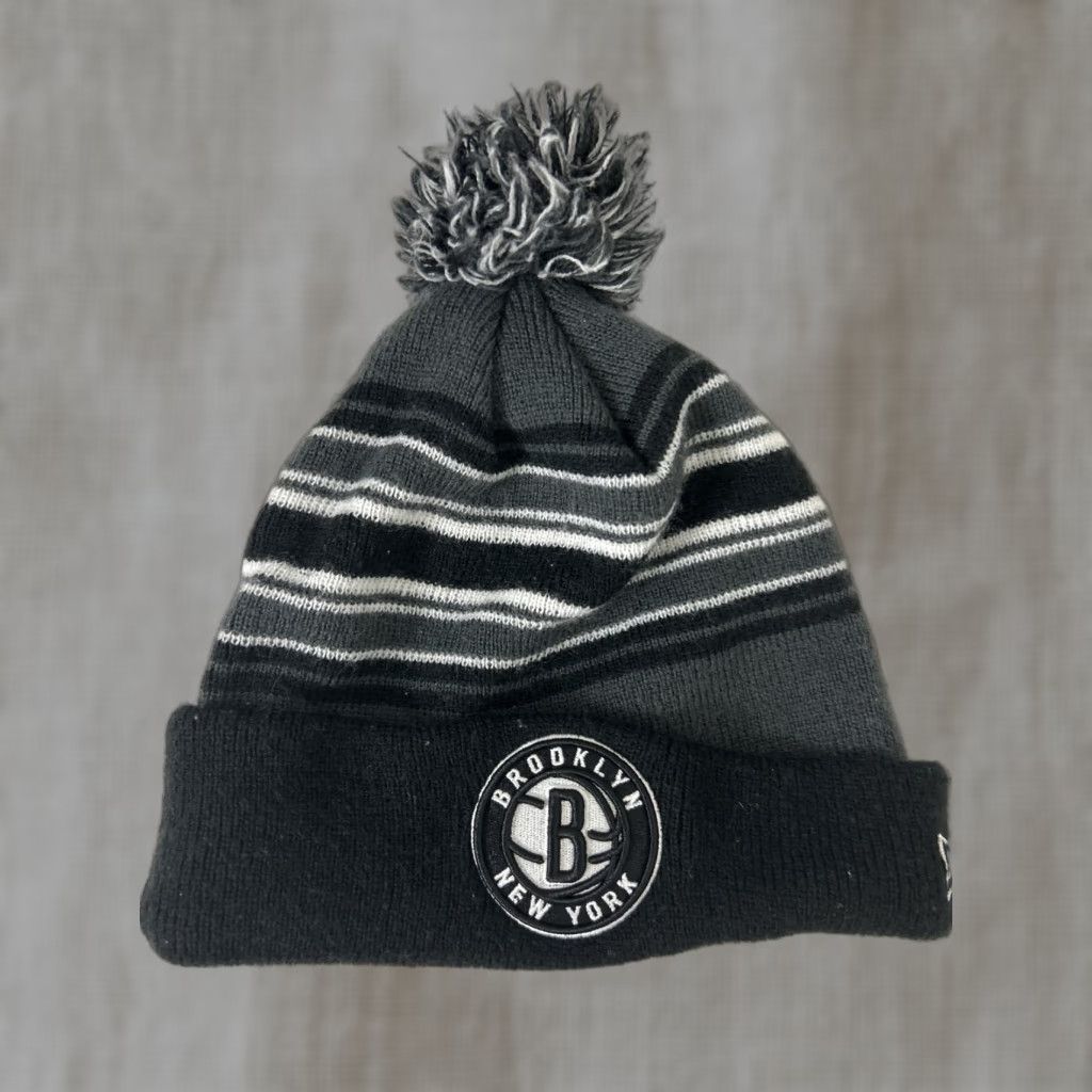 New Era BROOKLYN NETS NEW ERA NBA POM BEANIE STRIPED ADULT HAT BLACK GREY WHITE Size ONE SIZE - 1 Thumbnail