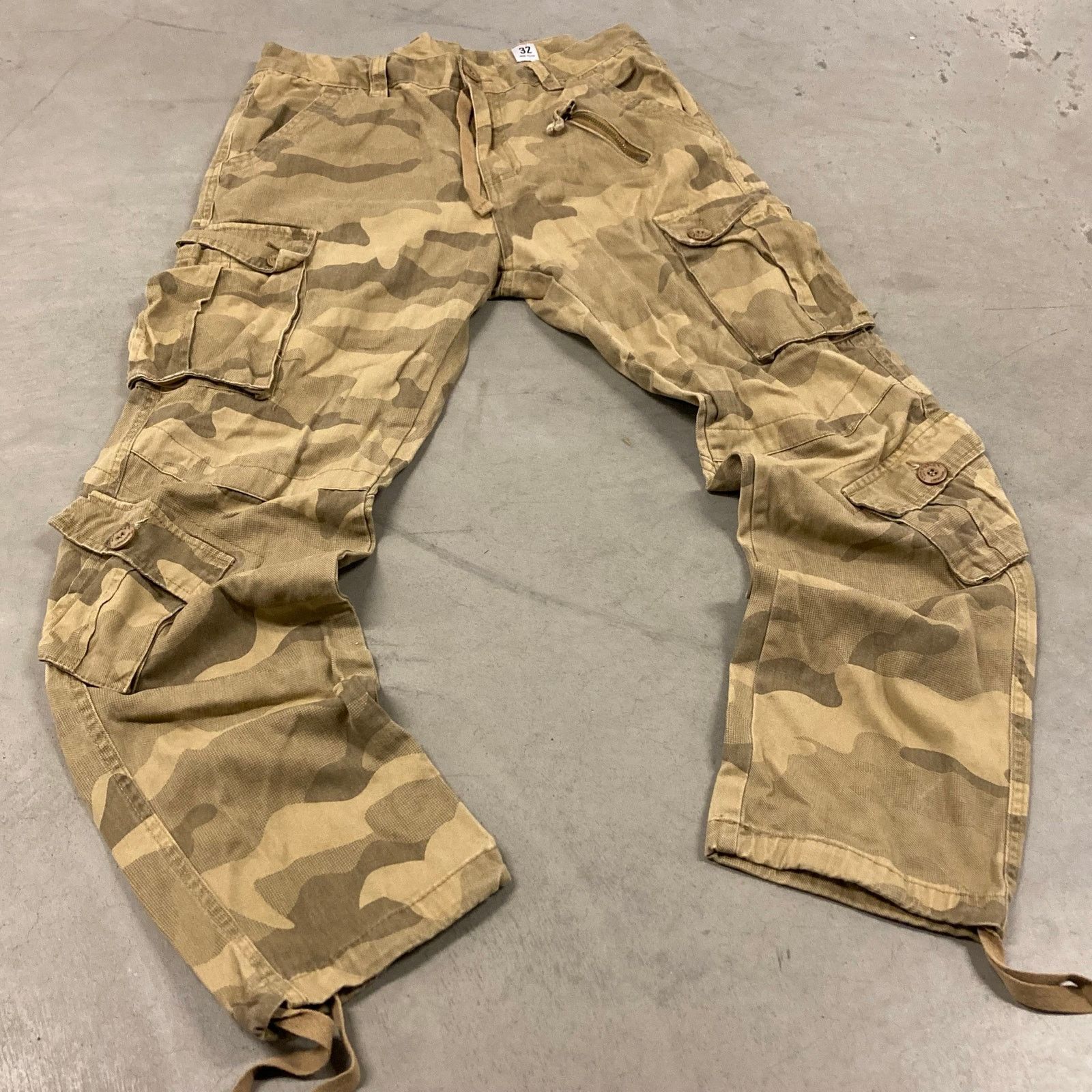 Vintage vintage y2k baggy camo pants 32x30 Size US 32 / EU 48 - 1 Thumbnail