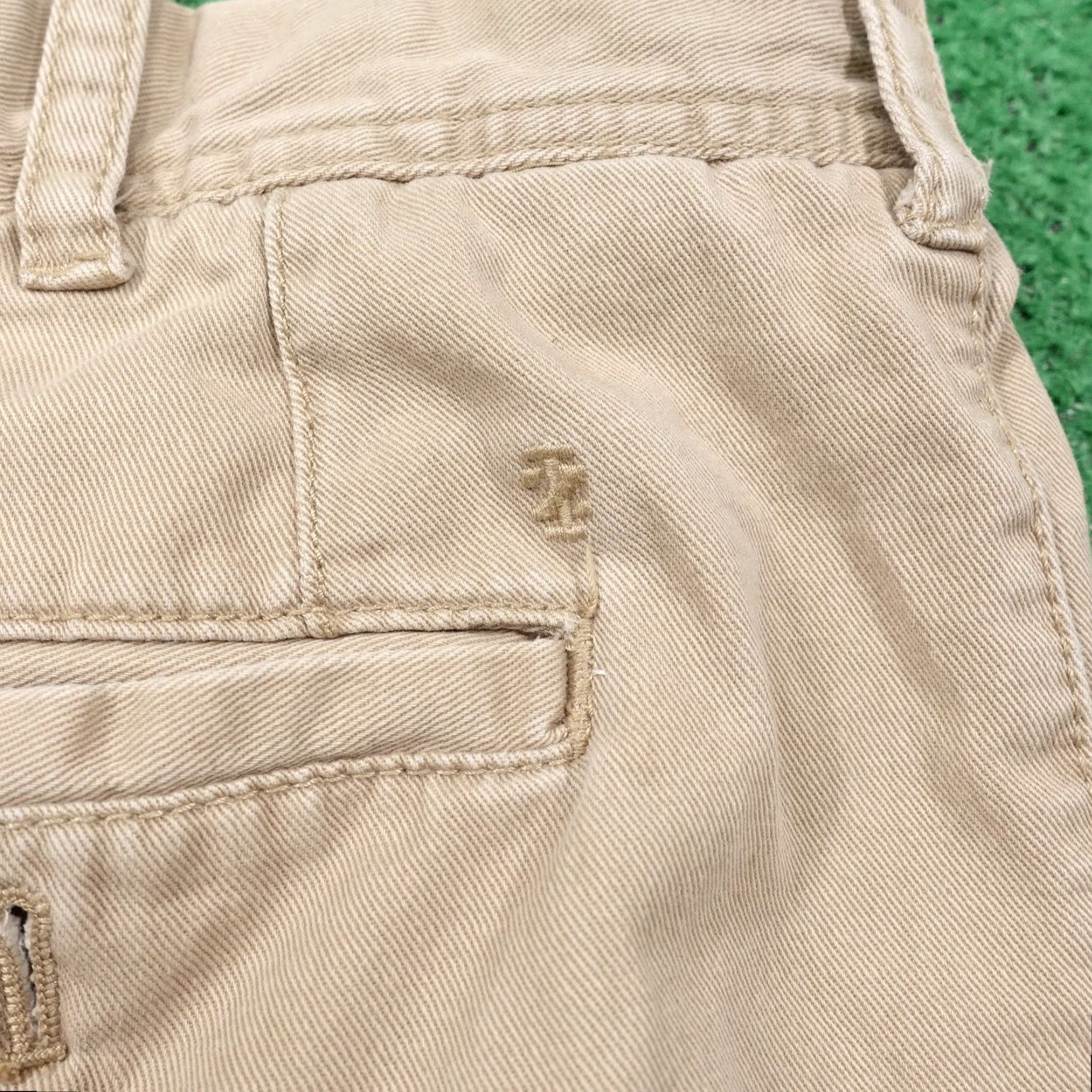 Izod Izod Men's Chino Shorts 36 Khaki Casual Flat Front Golf Classic Pockets Breathable Cotton Size US 36 / EU 52 - 5 Thumbnail