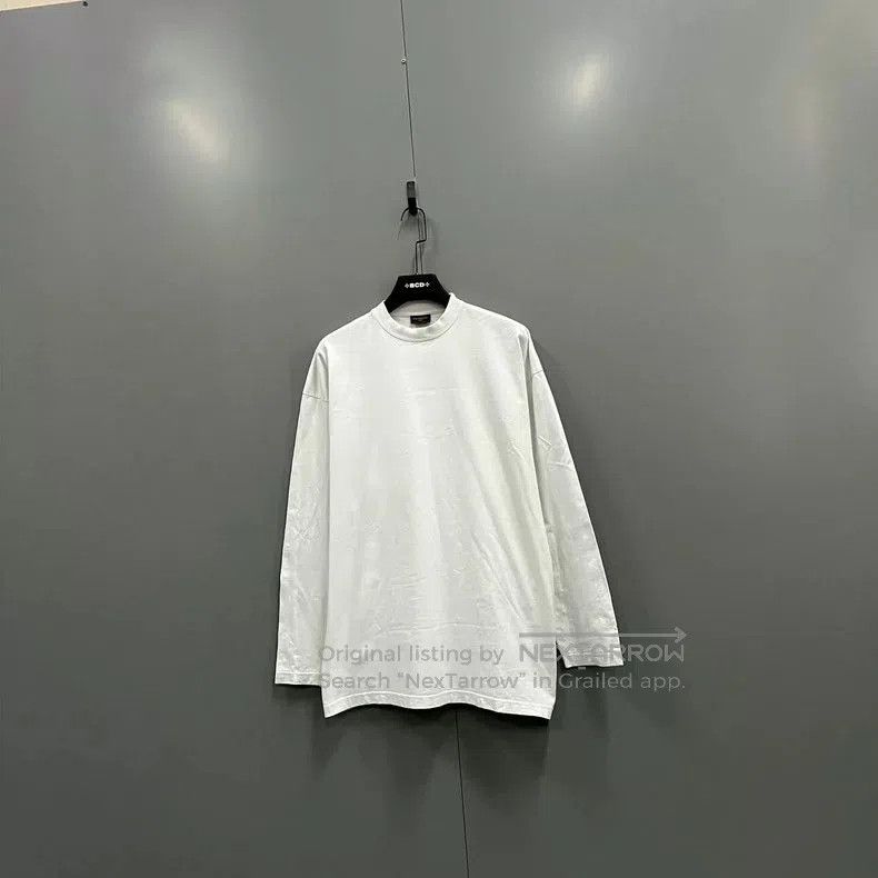 Balenciaga Balenciaga White Crewneck Casual Longsleeve. Size US S / EU 44-46 / 1 - 1 Thumbnail