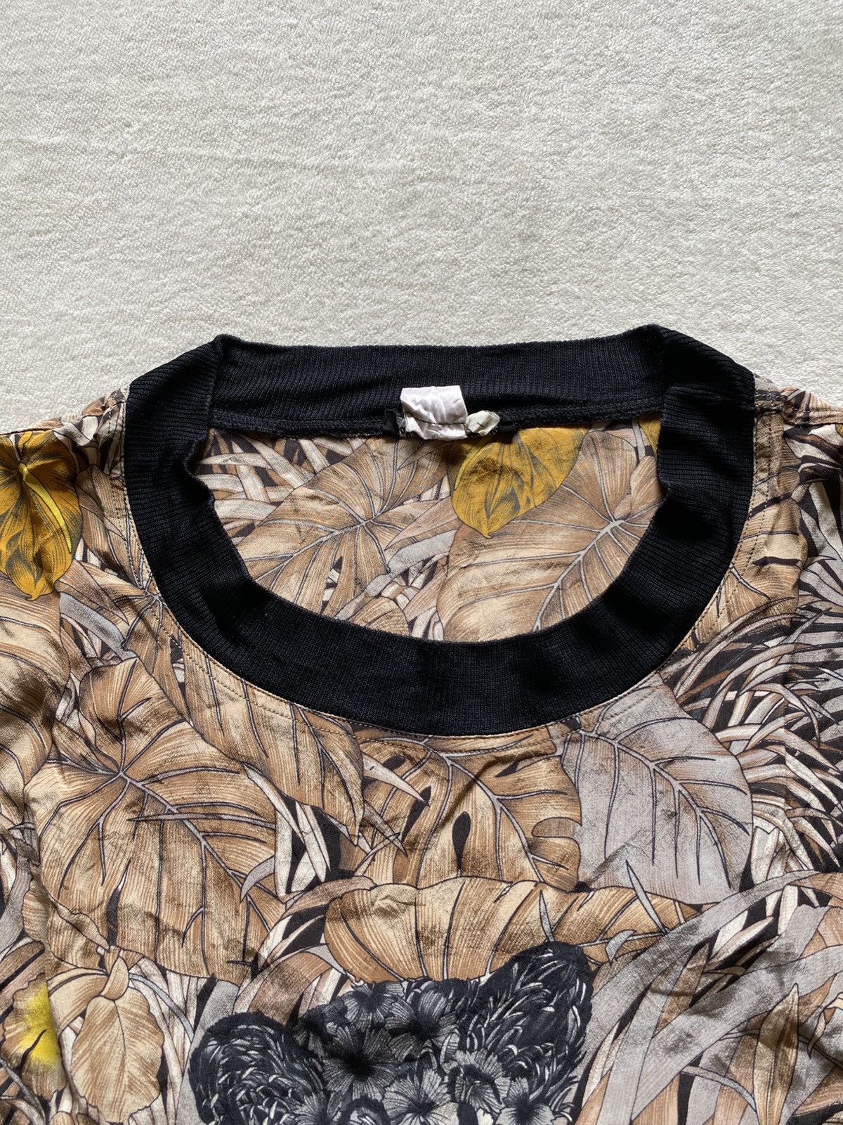 Salvatore Ferragamo Vintage Salvatore Ferragamo Silk Over Tiger Print Size US L / EU 52-54 / 3 - 4 Thumbnail