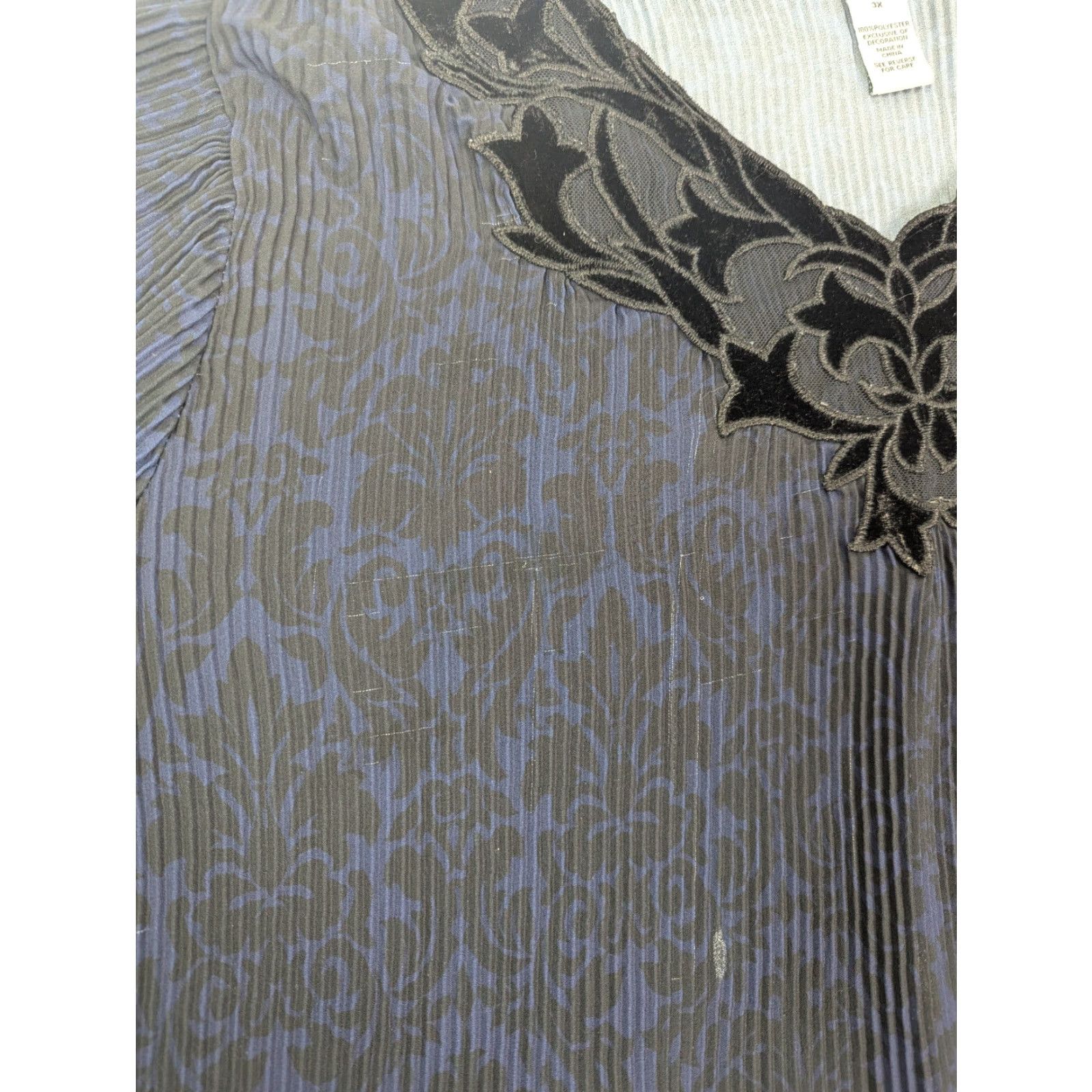 Vintage VINTAGE Catherines Blouse Tunic 3X Boho Paisley Velvet Trim Pleated Knit 3/4 Sleeve V-Neck Polyester Women’s Blue/black Shirt Women Size XXL / US 16-18 / IT 52-54 - 2 Thumbnail