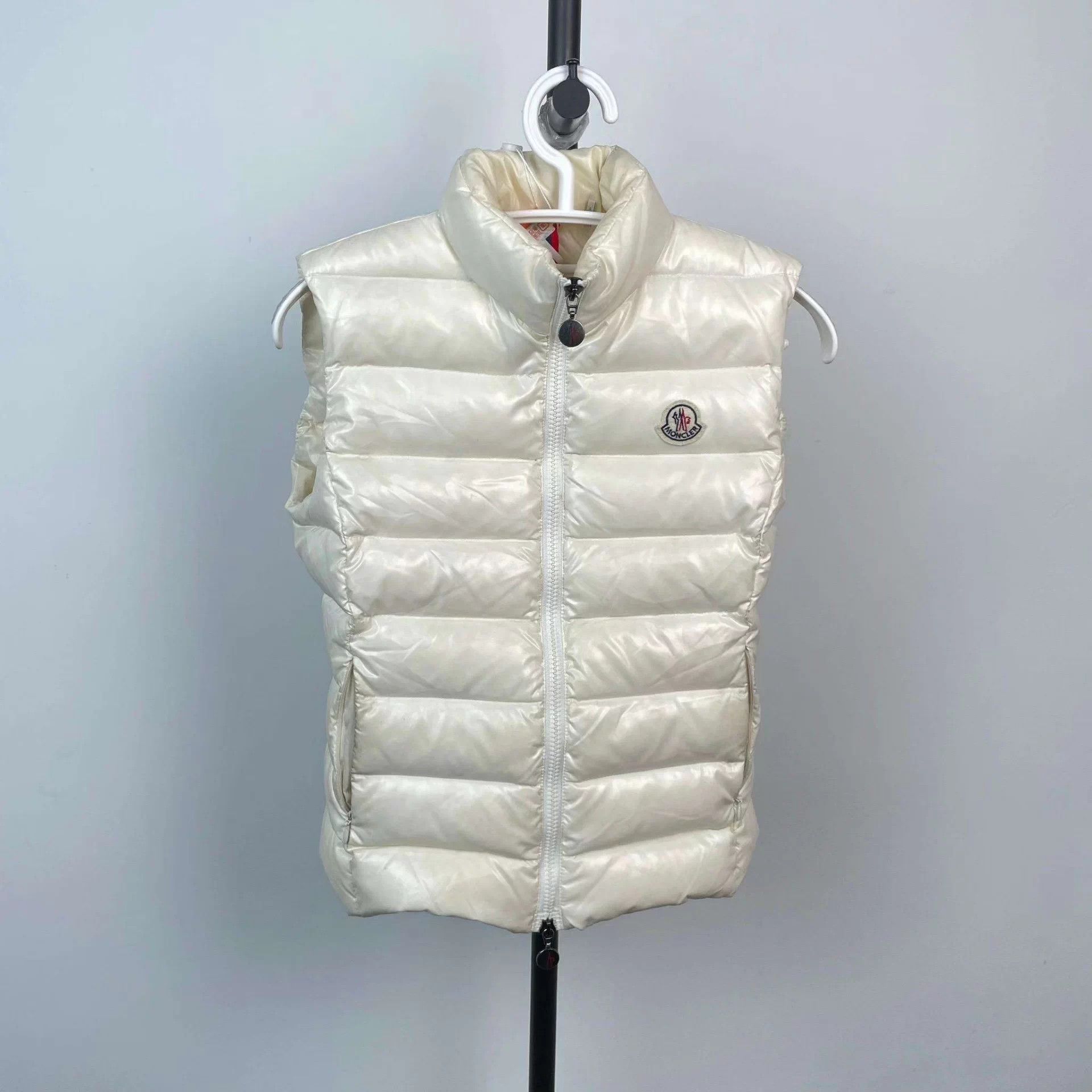 Moncler Moncler men down vest size 00 white Size US XXS / EU 40 - 1 Thumbnail