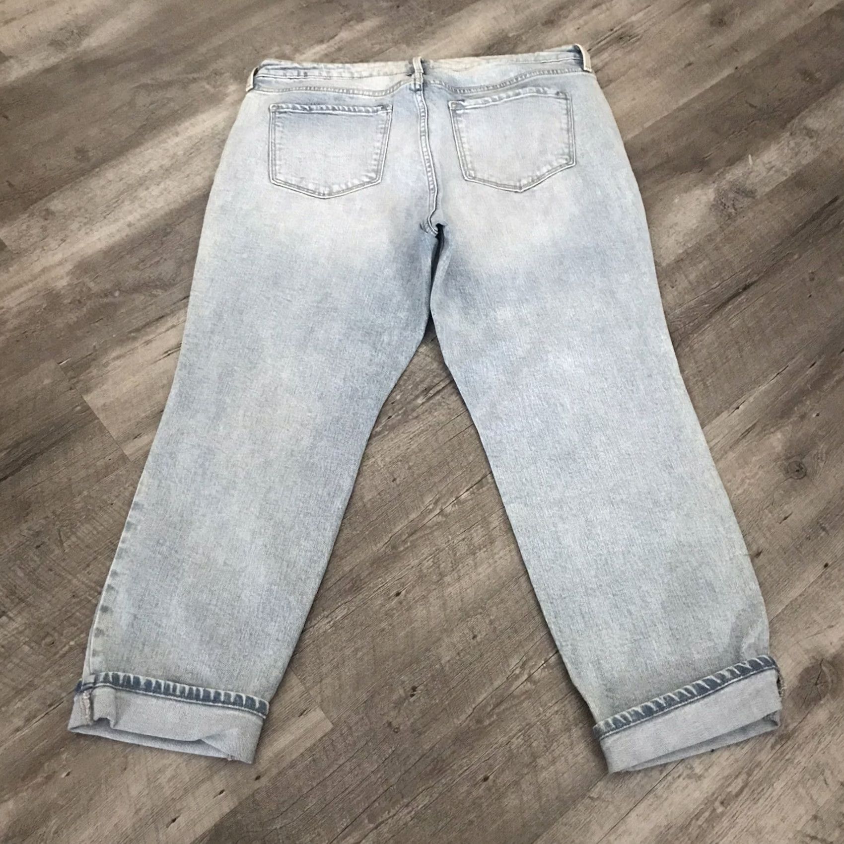 Old Navy Old Navy Jeans Womens 16 Power Straight Denim Mom Light Blue 5-Pocket High Rise Zip Button Distressed Casual 90s Womens Size 38" / US 16 / IT 52 - 3 Thumbnail
