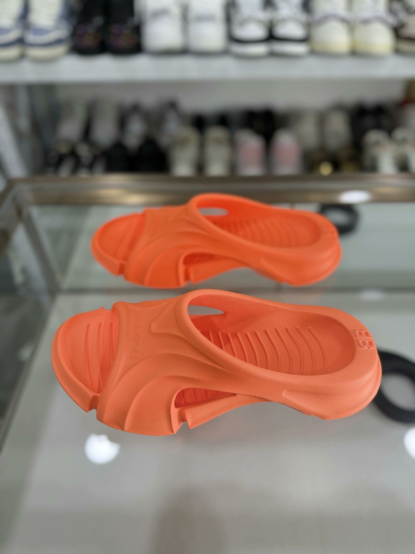 Balenciaga Balenciaga Men's Orange Slippers Size 40 Size US 7 / EU 40 - 1 Thumbnail
