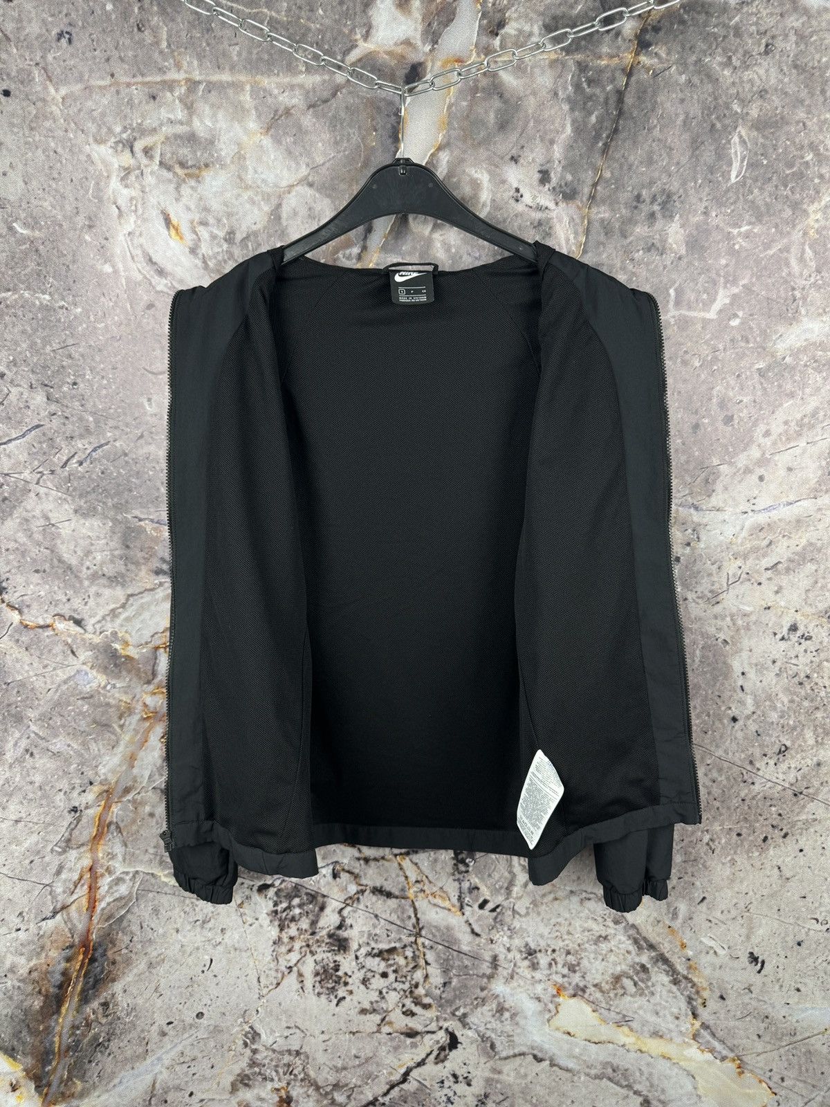 Nike Men’s Nike Light Wind Jacket Black Streetwear Size Small Size US S / EU 44-46 / 1 - 13 Thumbnail