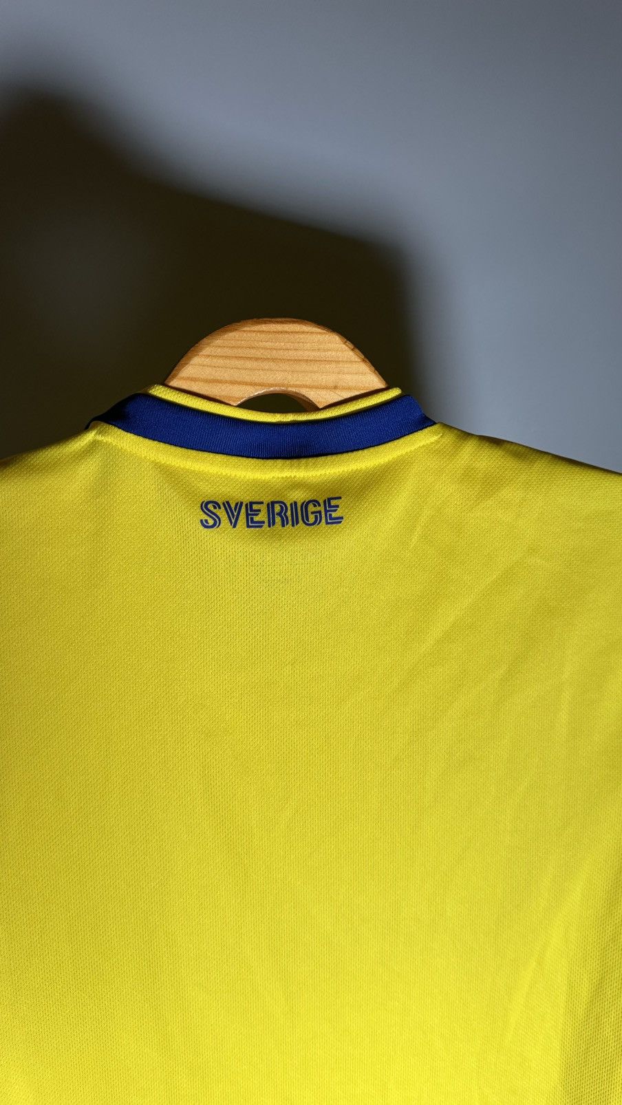 Vintage Sweden Home Football Shirt 2017/19 Adults small Adidas Size US S / EU 44-46 / 1 - 7 Thumbnail
