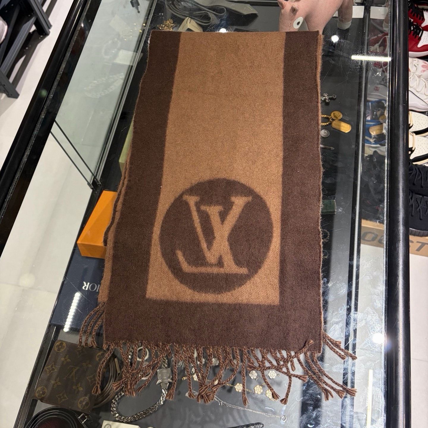 Louis Vuitton Louis Vuitton Cardiff Logo Wool Scarf Size ONE SIZE - 1 Thumbnail
