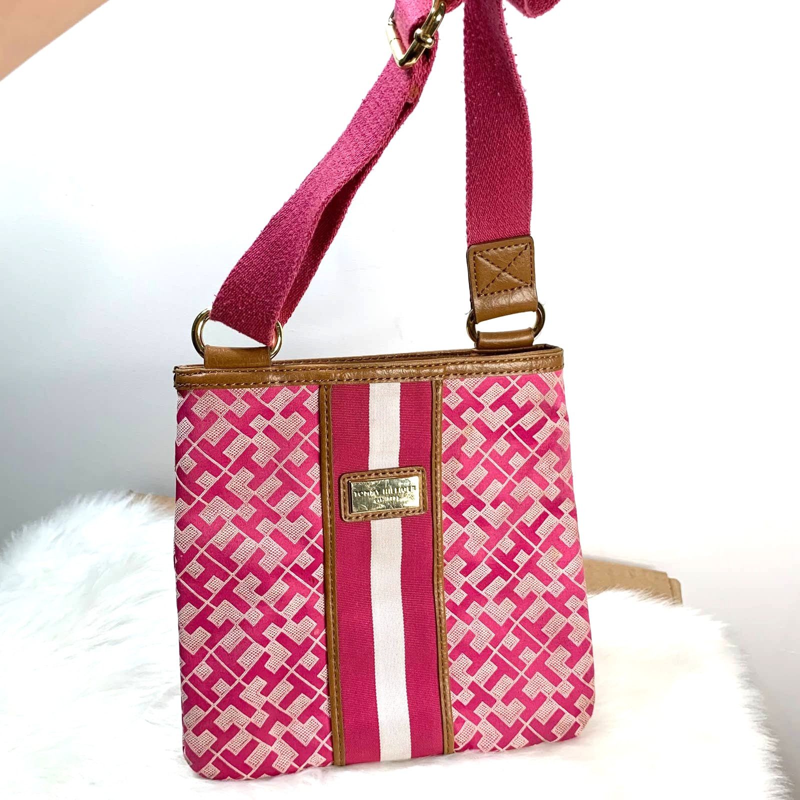 Tommy Hilfiger Tommy Hilfiger Pink Women's Crossbody Purse Size ONE SIZE - 1 Thumbnail