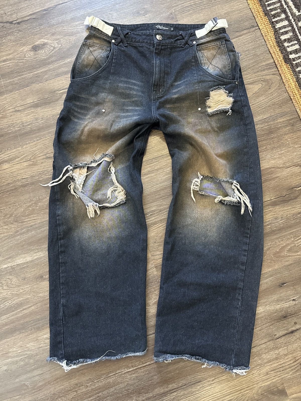 Knowname Thrashed Jeans