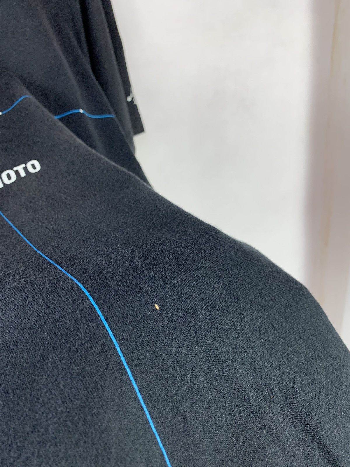 Motorola Steals! Uniqlo Motorola Phone Promo Tech Tee Apple Size US M / EU 48-50 / 2 - 5 Thumbnail