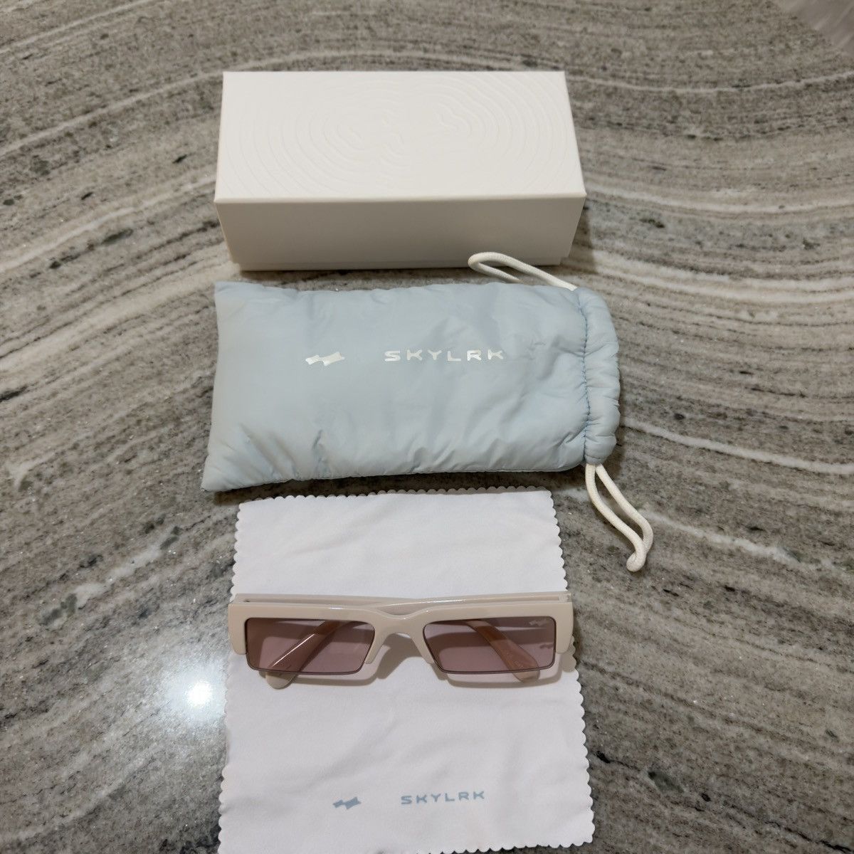 SKYLRK SKYLRK SLIM SUNGLASSES DUSTY PINK 🚫READ DESCRIPTION🚫 Size ONE SIZE - 1 Thumbnail