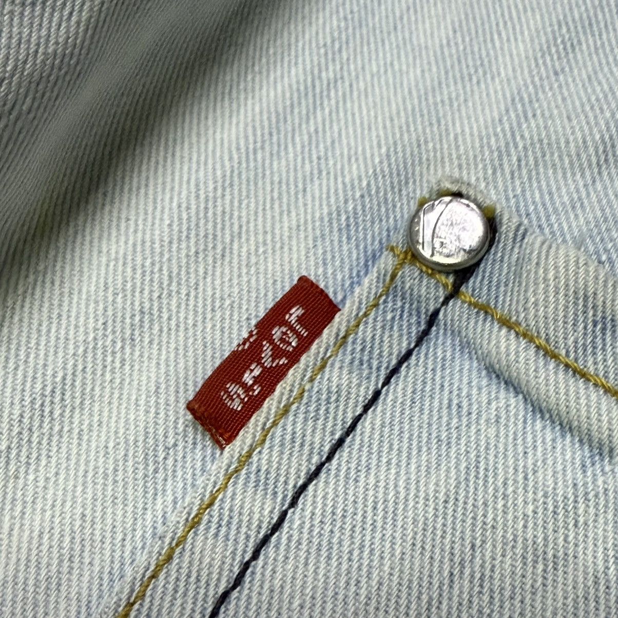 Levi's Vintage Levis enginereed Jeans Light Wash Twisted Seam Denim Size US 32 / EU 48 - 13 Thumbnail