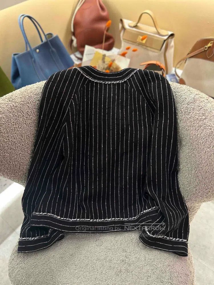Chanel Chanel Black striped glitter round-neck two-pocket jacket Size S / US 4 / IT 40 - 8 Thumbnail