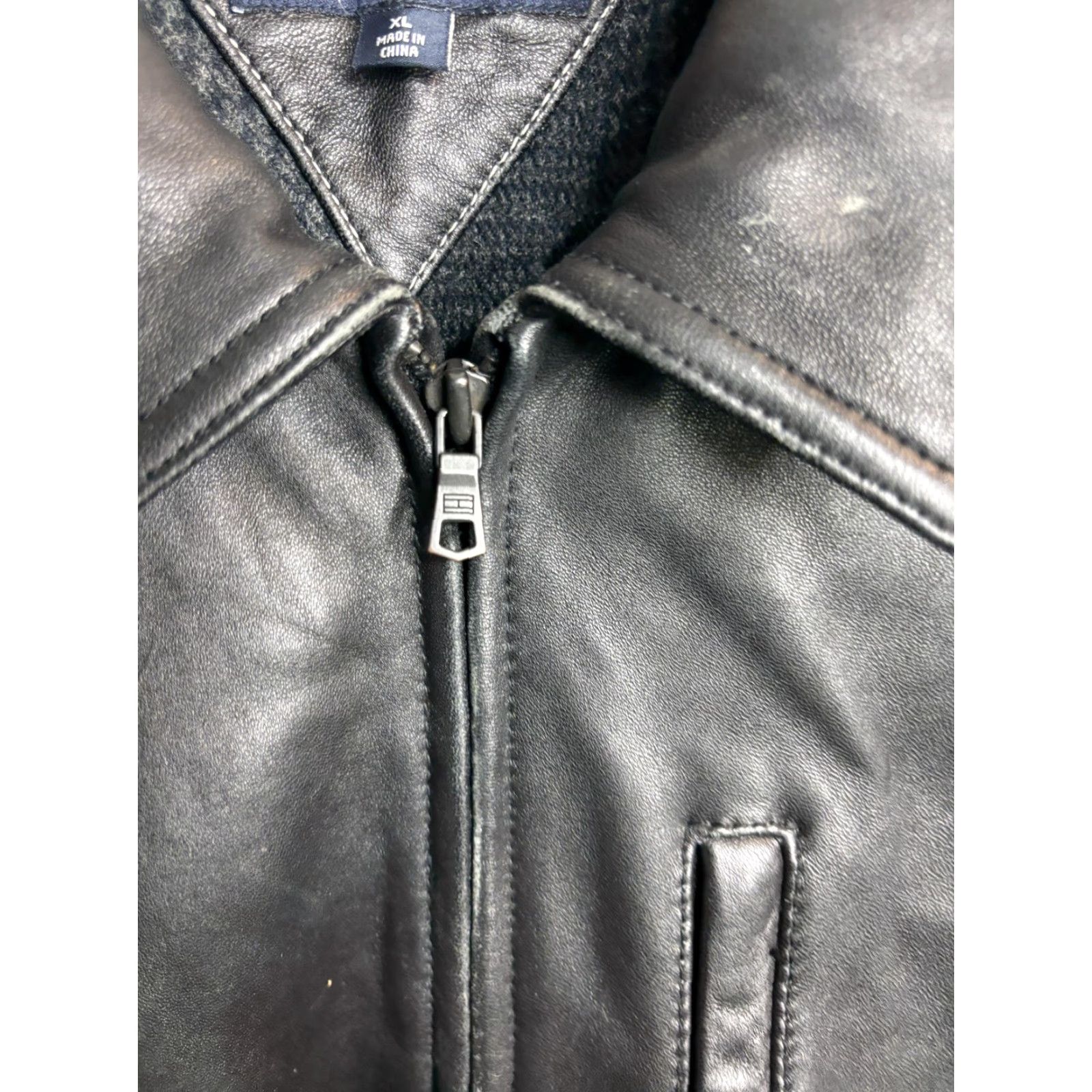 Tommy Hilfiger VINTAGE Tommy Hilfiger Genuine Leather Jacket Mens XL Black Full Zip Bomber Lined Coat Size US XL / EU 56 / 4 - 3 Thumbnail