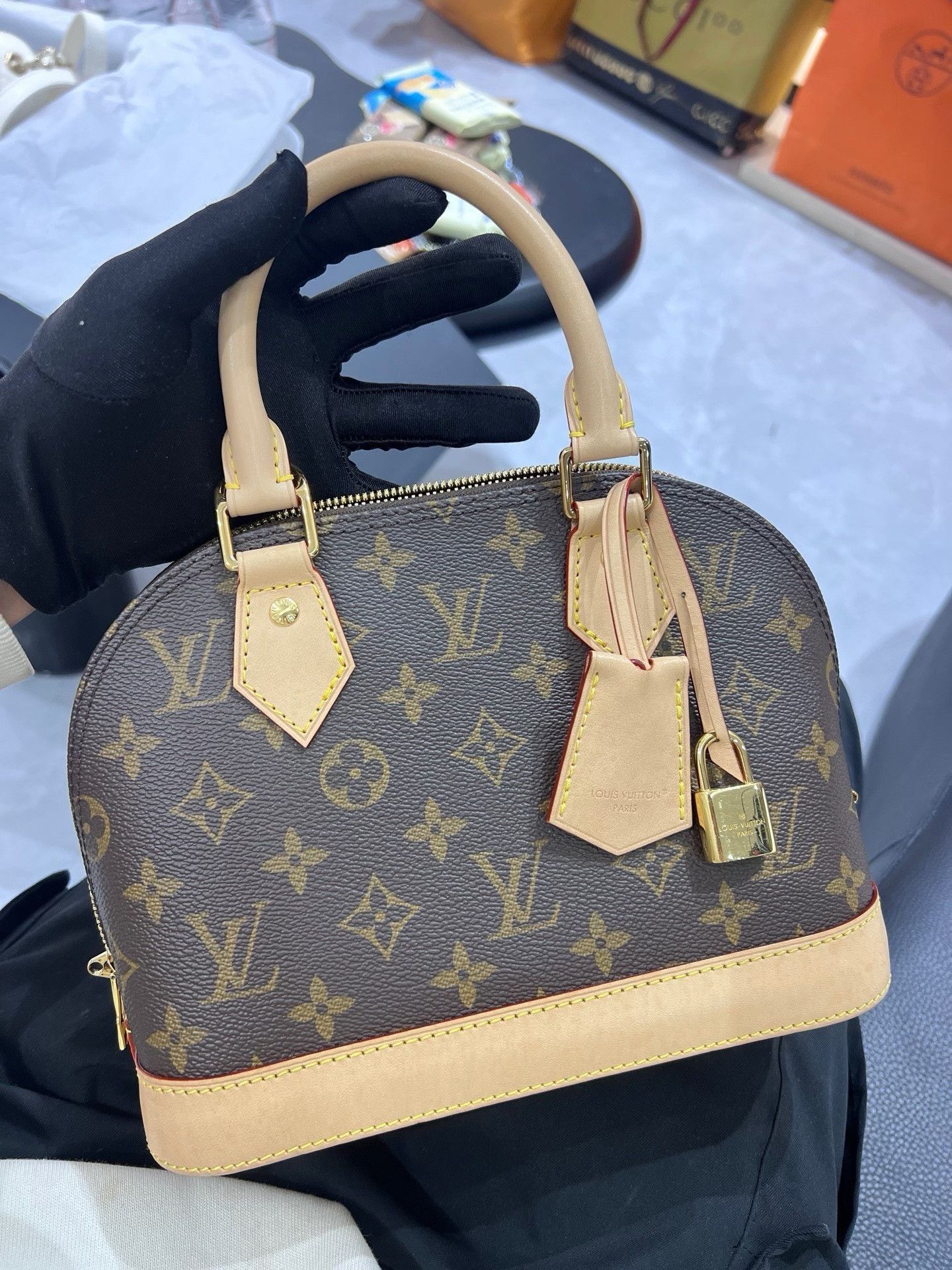 Louis Vuitton Pre-loved Bag Very good condition Size ONE SIZE - 1 Thumbnail