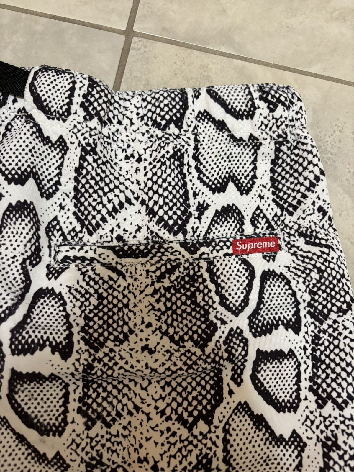 Supreme rare S/S 2012 Supreme Snakeskin Belted Shorts Size US 32 / EU 48 - 9 Thumbnail