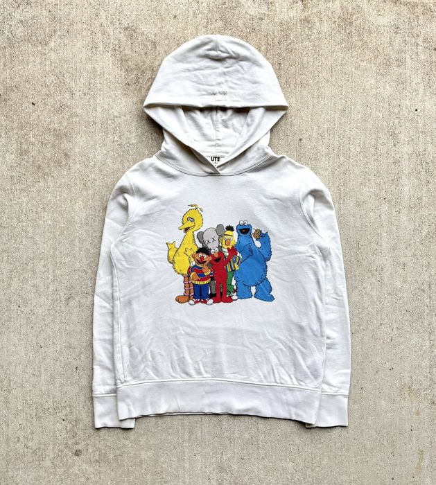 Hoodie uniqlo x online kaws