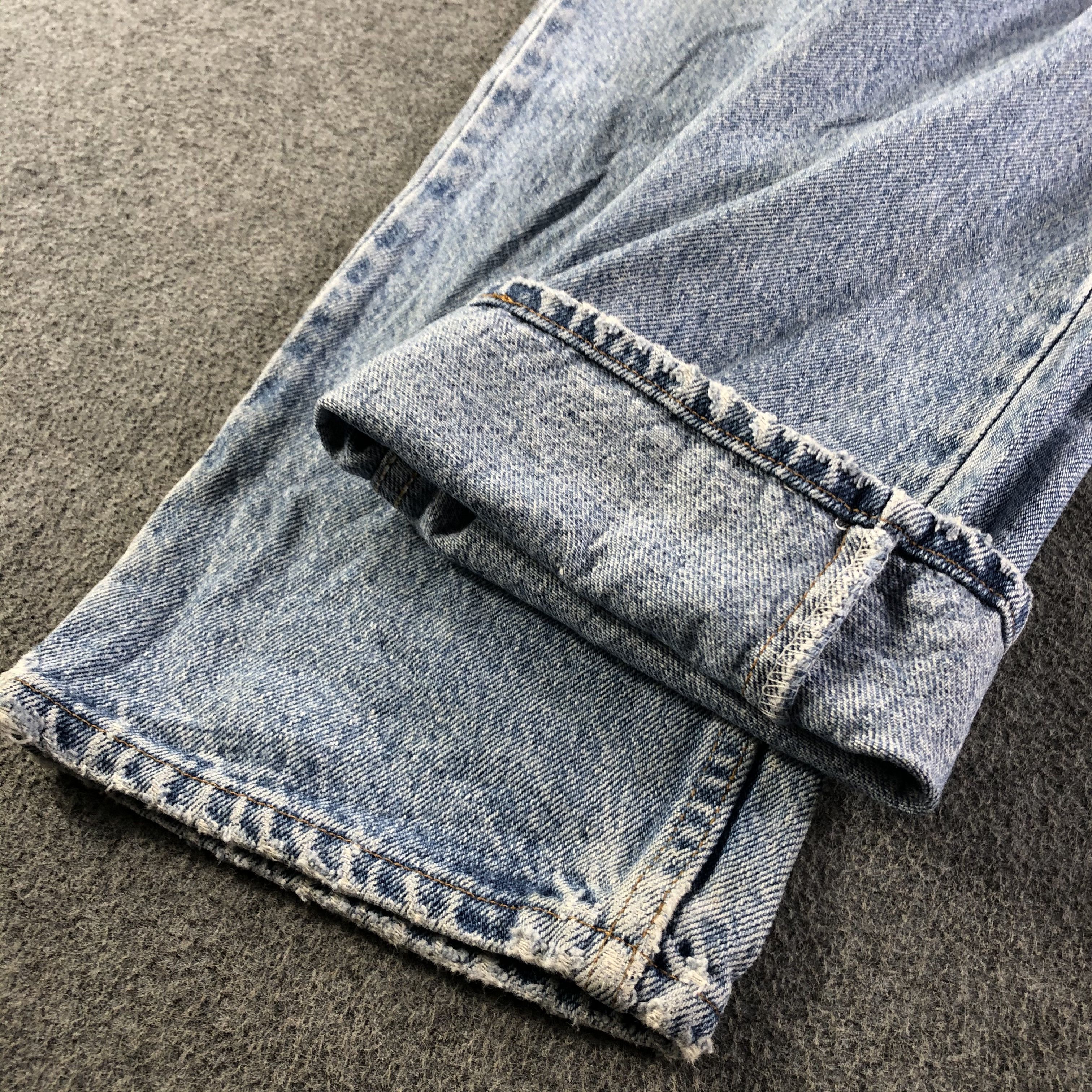 Levi's 90s Vintage Light Wash Levis 505 Jeans-J3265 Size US 35 - 7 Thumbnail