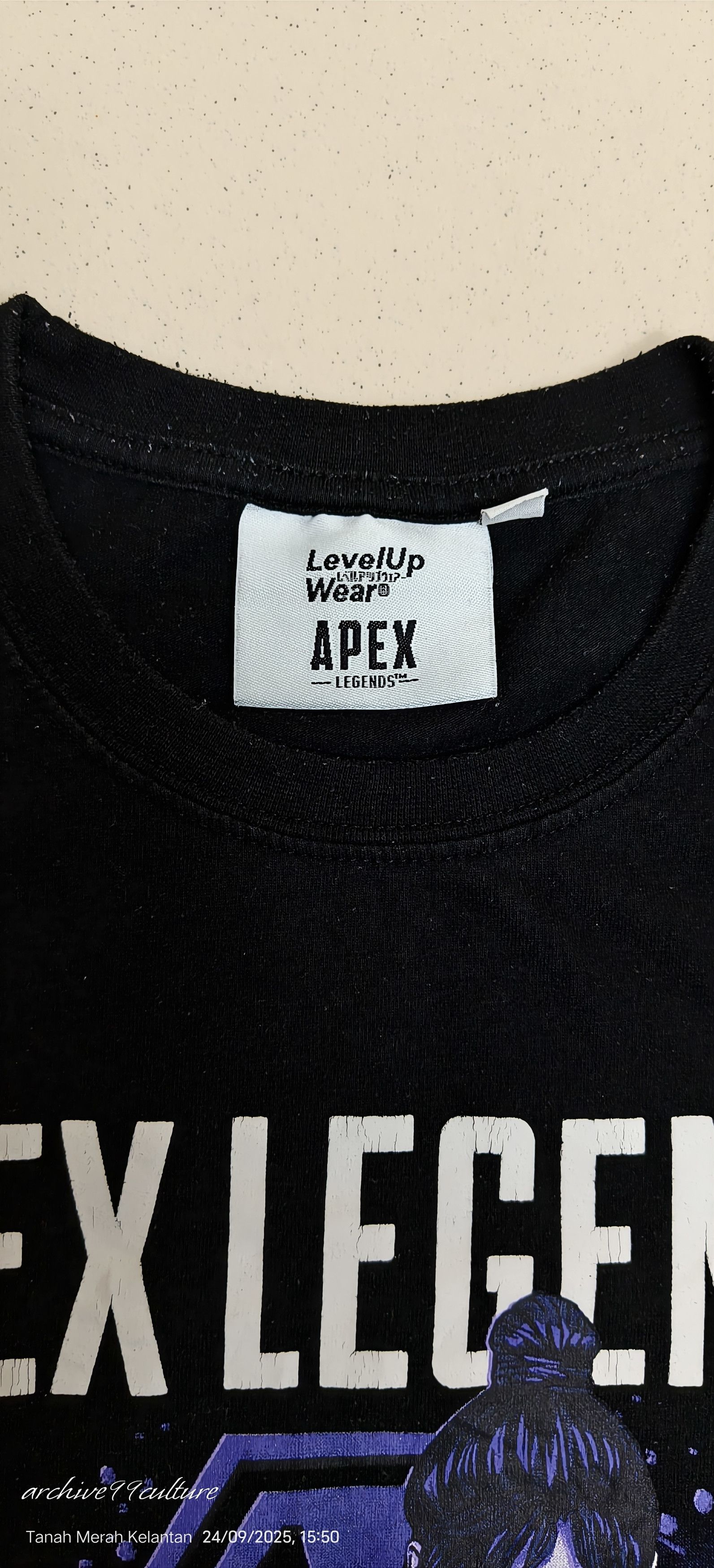 Apex 2019 Official merch Apex Legends Wraith by level up wear Size US S / EU 44-46 / 1 - 3 Thumbnail