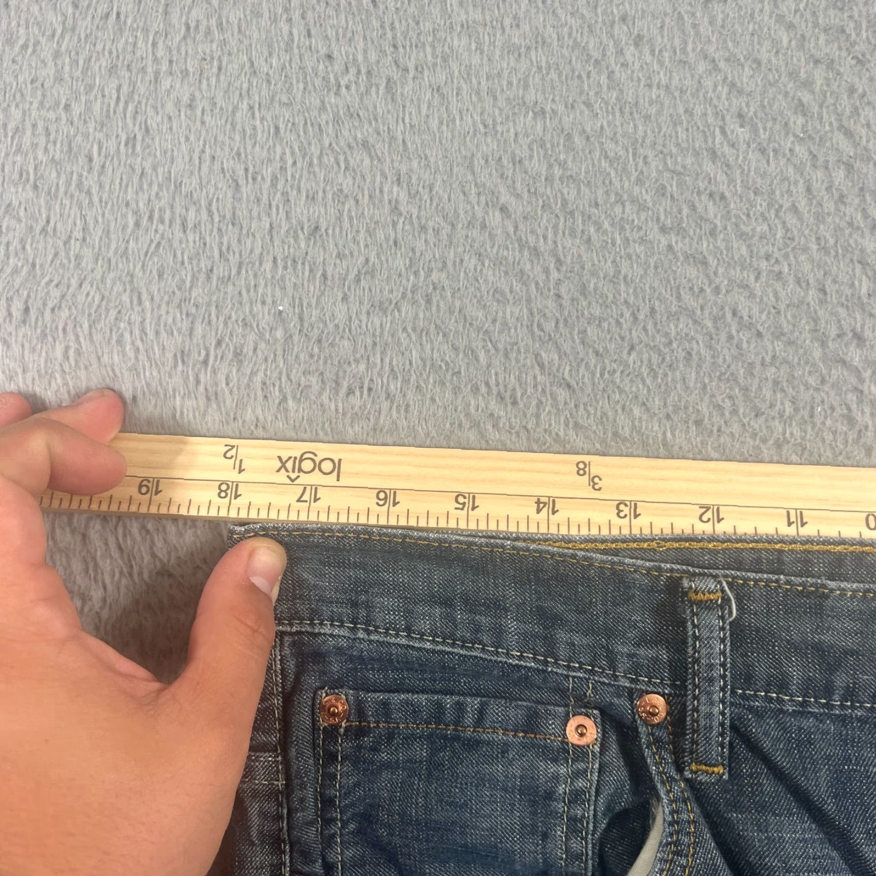Levi's Levi's 569 Bermuda Shorts 35 Men Blue Denim Casual Travel 10" Jorts Grunge Y2K Size US 35 - 4 Thumbnail