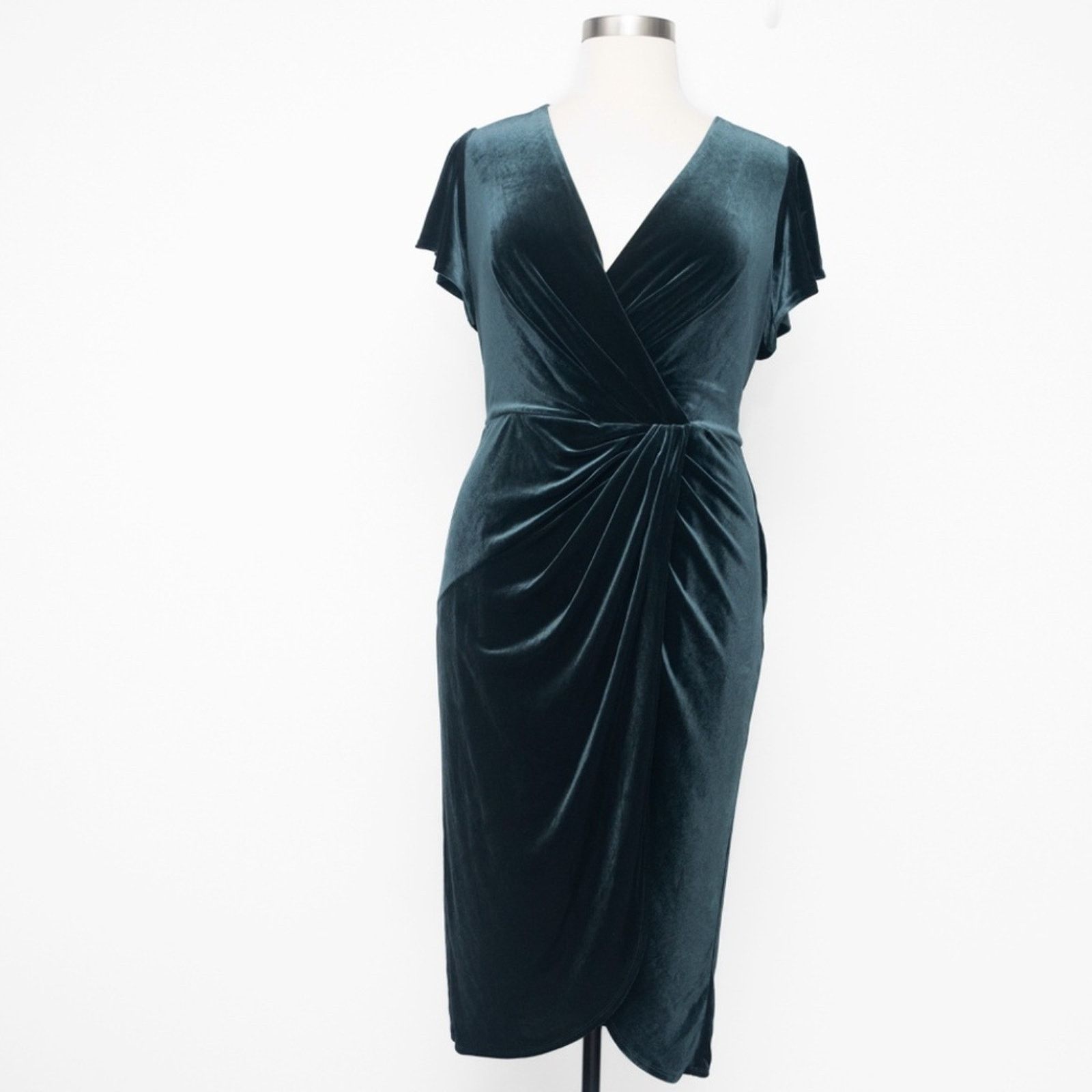 Lauren Ralph Lauren Lauren Ralph Lauren. Velvet Flutter-Sleeve Cocktail Dress. Size XL / US 12-14 / IT 48-50 - 6 Thumbnail