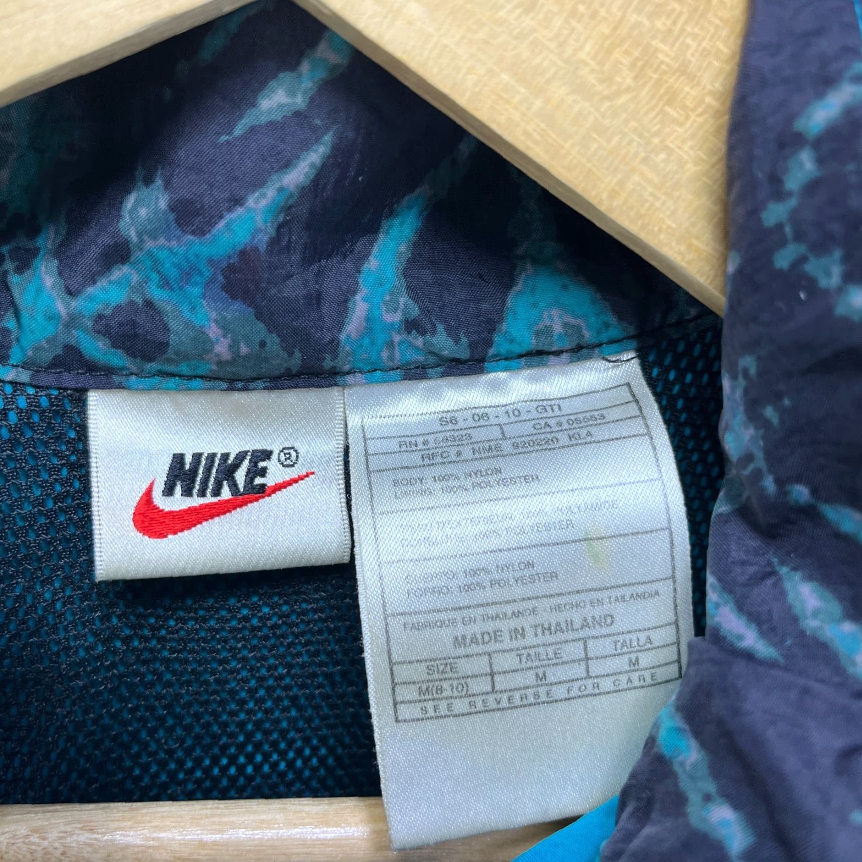 Nike VINTAGE Nike Tonal Swoosh Windbreaker Jacket Womens M Teal 90s Windbreaker Nike Womens Medium Teal 90s Size M / US 6-8 / IT 42-44 - 4 Thumbnail