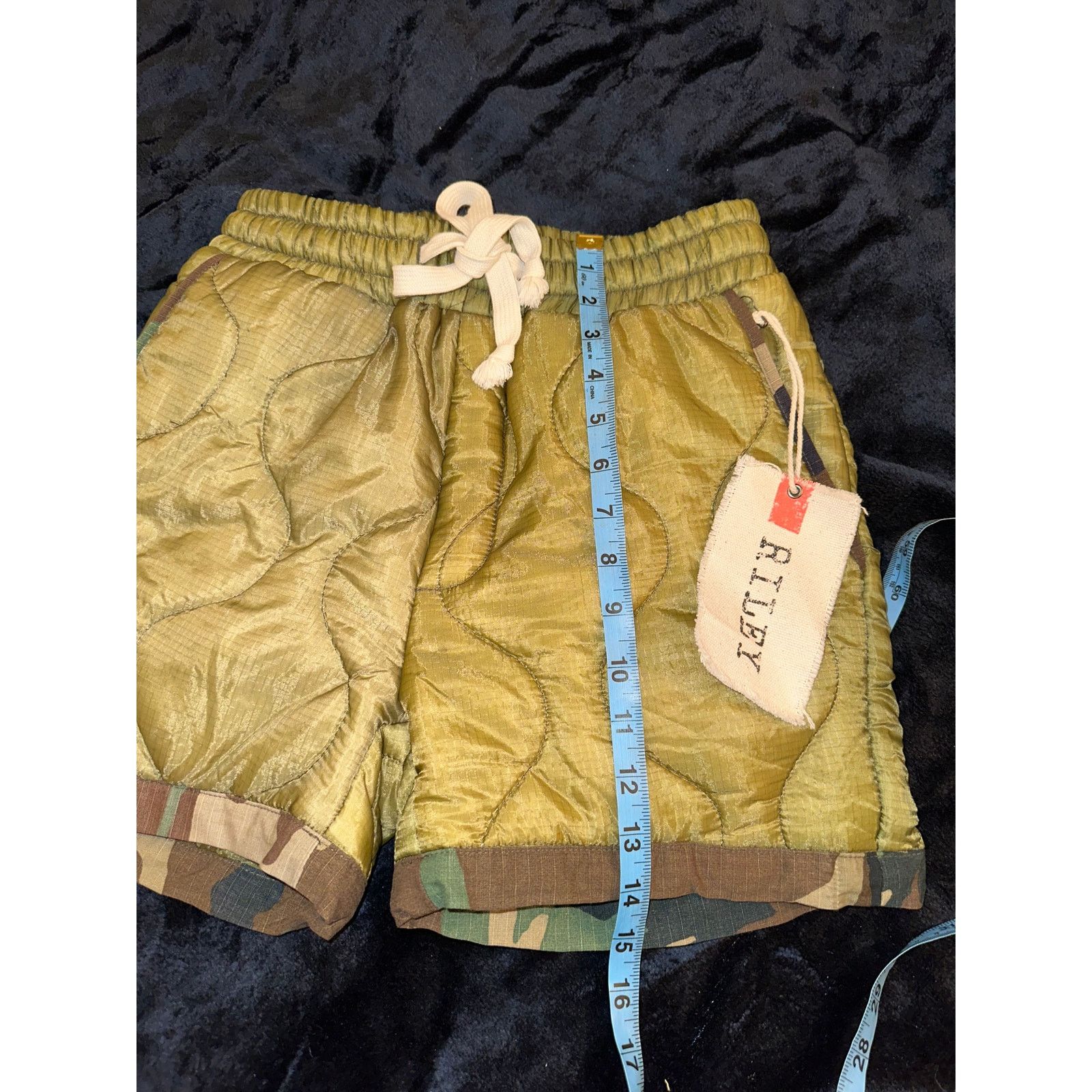 Other NWT RILEY VINTAGE QUILTED ARMY CAMO TRIM SHORTS XS Size 26" / US 2 / IT 38 - 7 Thumbnail
