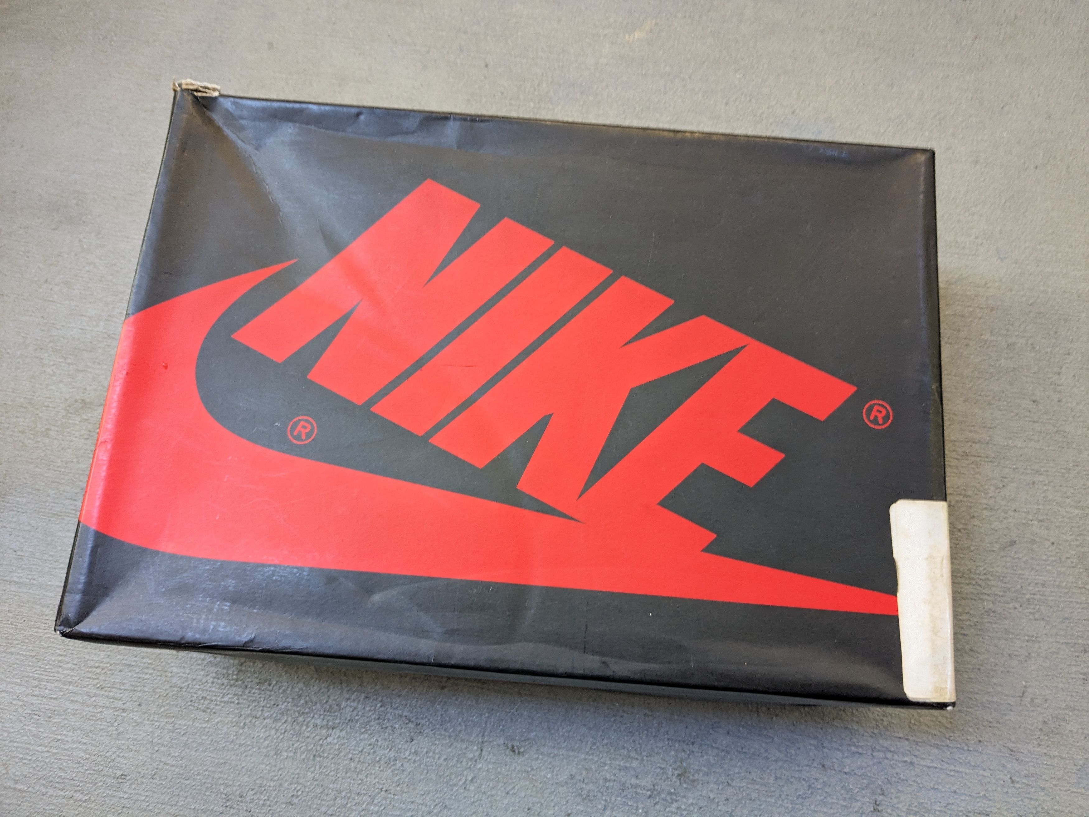 Jordan Brand Nike Air Jordan Retro 1 High OG Royal Size 11 555088-007 Size US 11 / EU 44 - 20 Thumbnail
