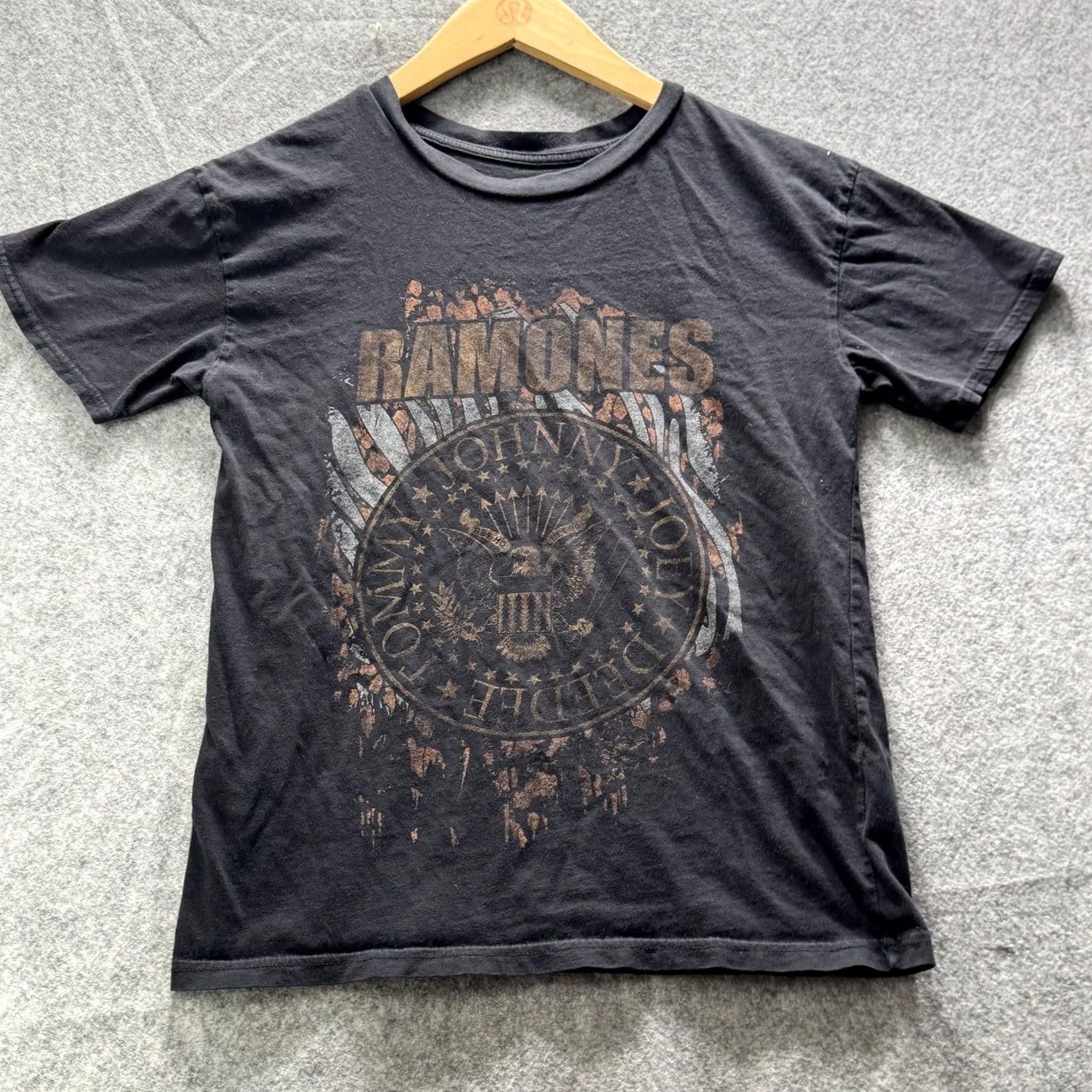 Logo 7 Ramones Shirt Mens S Black Distressed Logo Crewneck Graphic Tee Punk Rock Shirt Mens S Black Ramones Logo Crew Neck Short Sleeve Graphic Tee Band Rock Size US S / EU 44-46 / 1 - 2 Thumbnail