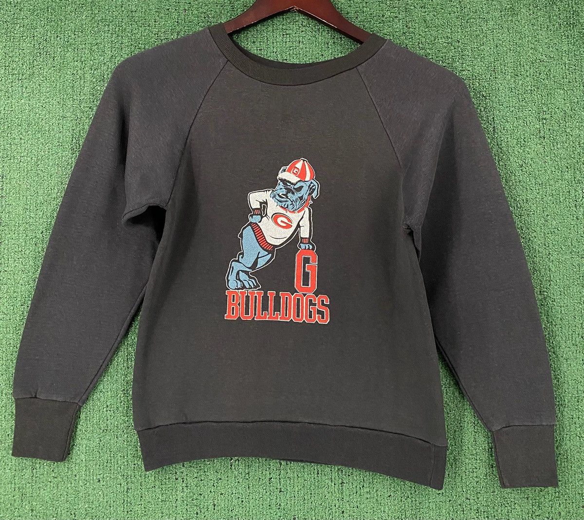 Vintage 80’s University of Georgia Bulldogs Sweatshirt Women’s Sz XS Size XS / US 0-2 / IT 36-38 - 1 Thumbnail