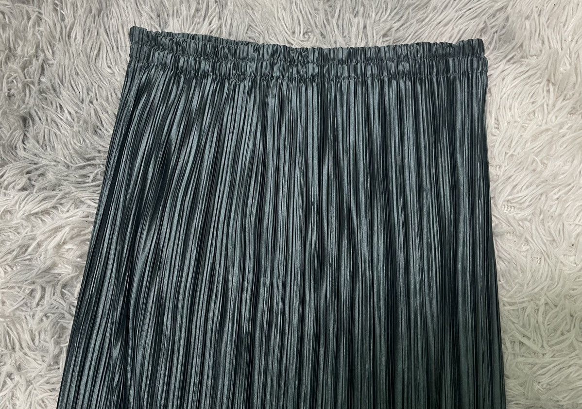 Issey Miyake 90s ISSEY MIYAKE PLEATED MIDI SKIRT RARE COLOUR Size 30" / US 8 / IT 44 - 5 Thumbnail