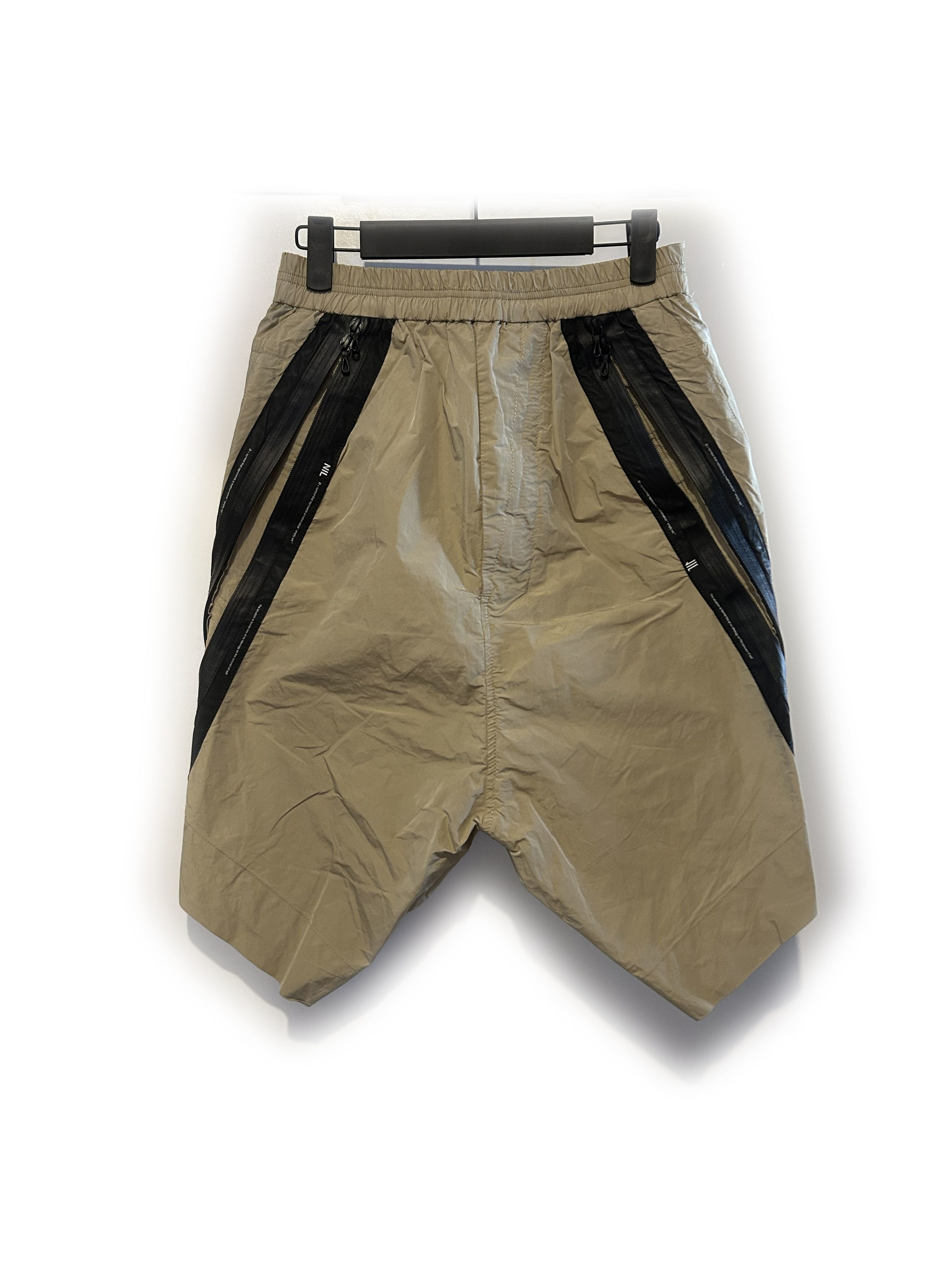 Julius Julius vandalism: Pleated Silk wool shorts | Grailed