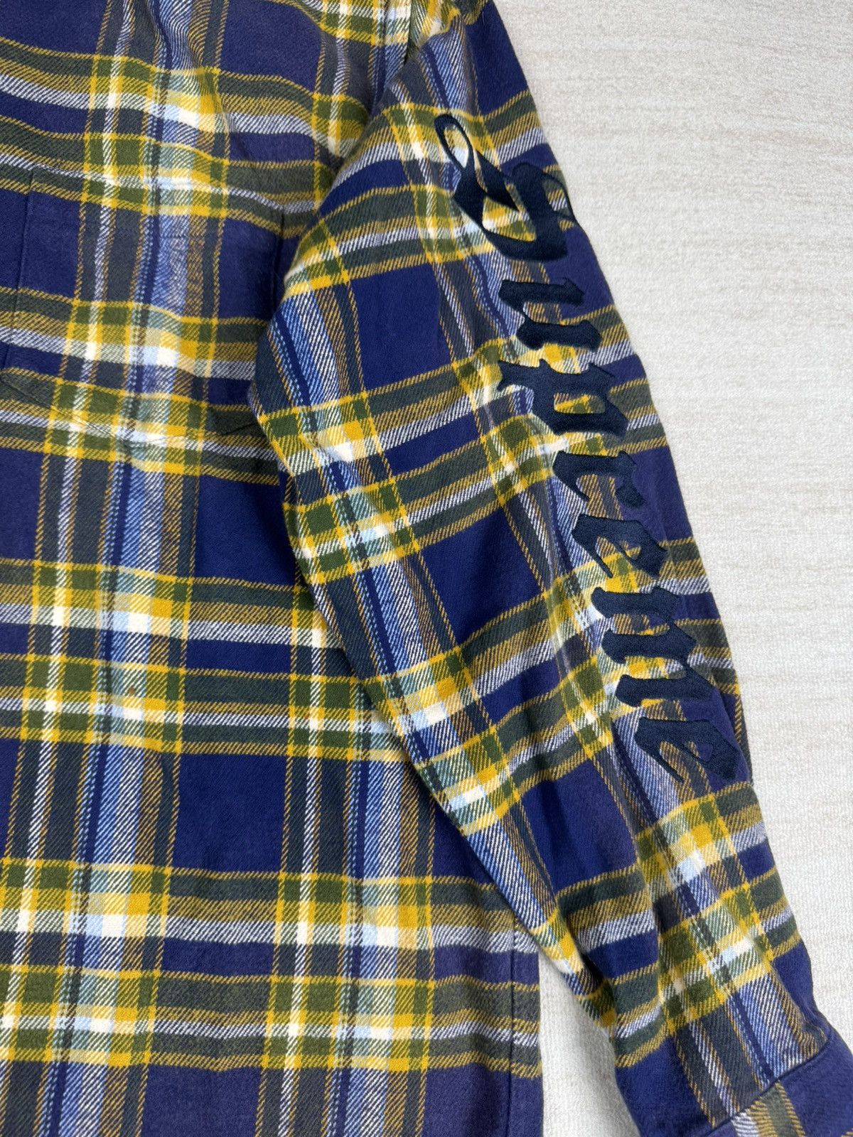 Supreme Supreme old english embroidered flannel Size US L / EU 52-54 / 3 - 3 Thumbnail