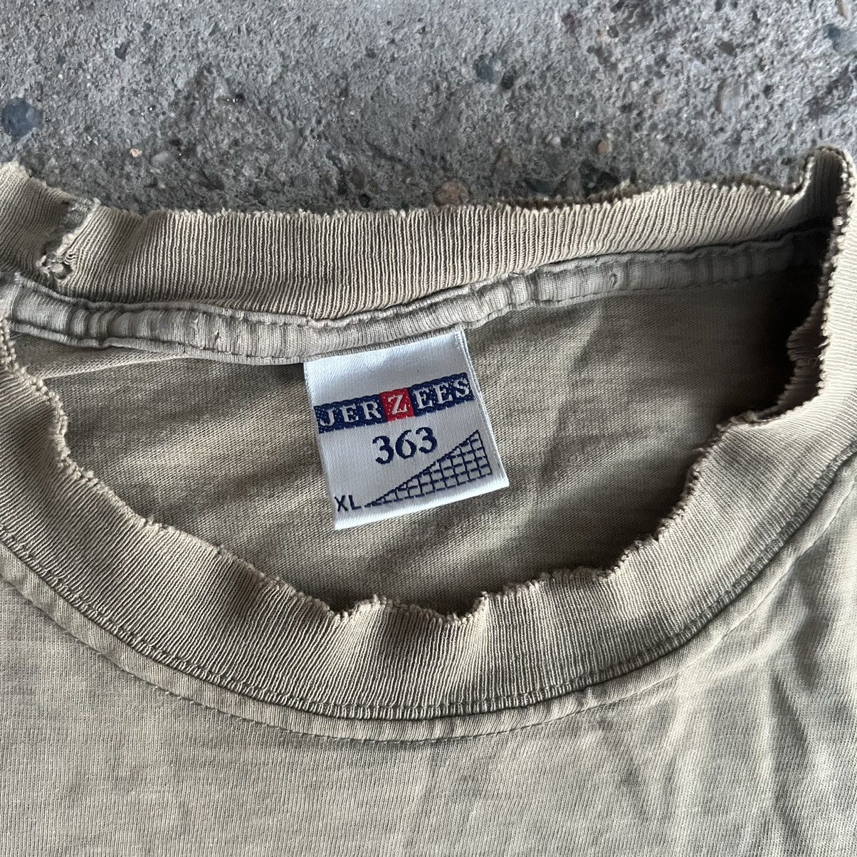 Keith Haring × Vintage Heart T-Shirt Distressed Beige graphic tee Size US XL / EU 56 / 4 - 5 Thumbnail