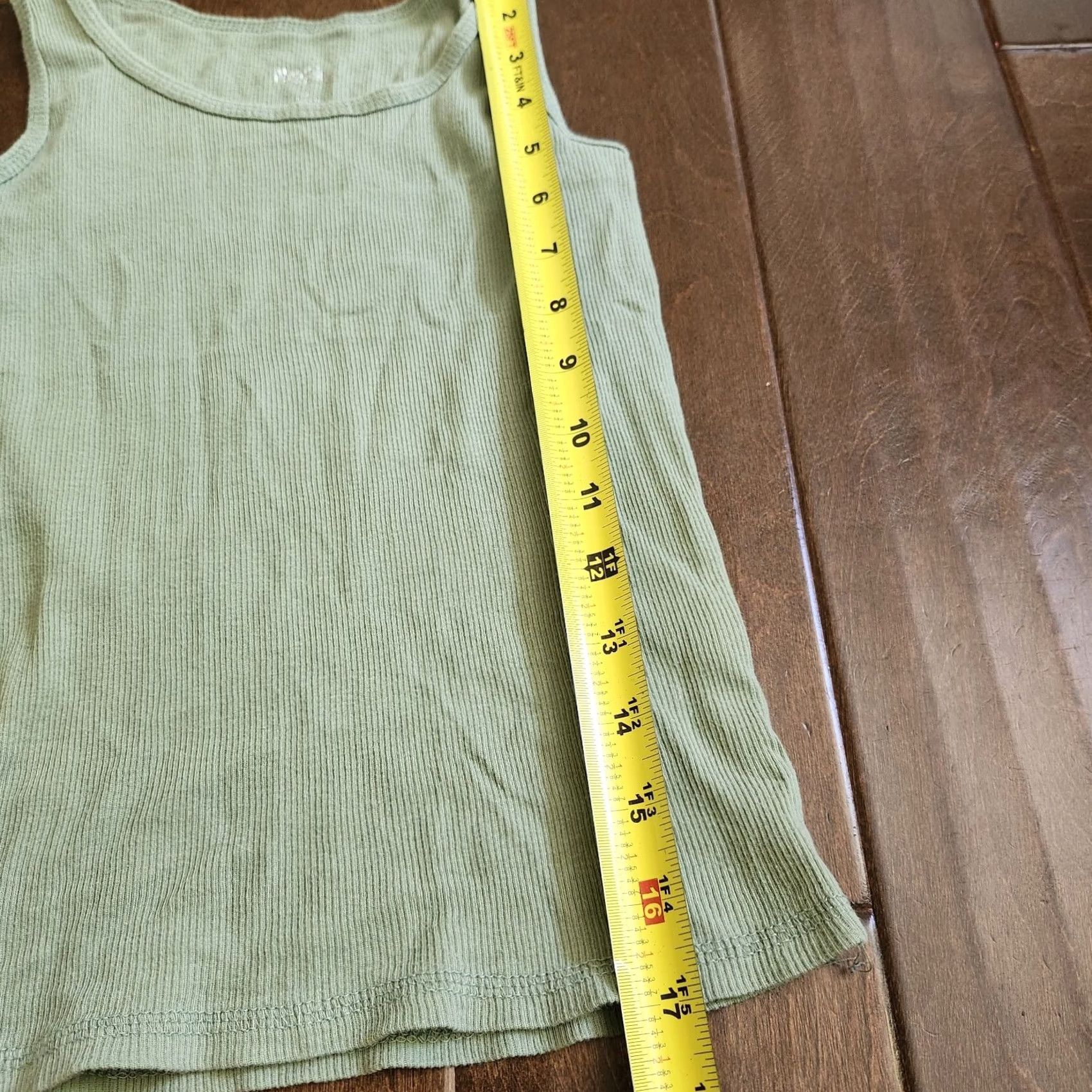 Mossimo Mossimo Tank Top Women's Junior Green Size S Sleeveless Pullover Casual Casual, Travel Cotton Green Mossimo Juniors Women Tank Top S Size S / US 4 / IT 40 - 6 Thumbnail