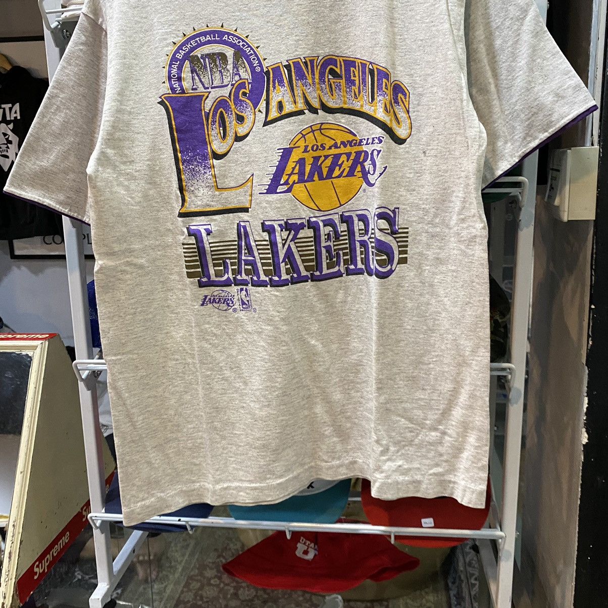 NBA Vintage L.A Lakers Big Logo Tshirt By Trench Size US L / EU 52-54 / 3 - 4 Thumbnail