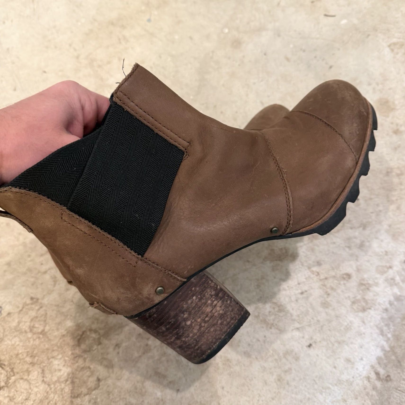 SOREL Sorel Boots Addington NL2778-256 Womens 12 Brown Leather Studded Heel DISTRESSED Size US 12 / IT 42 - 2 Thumbnail