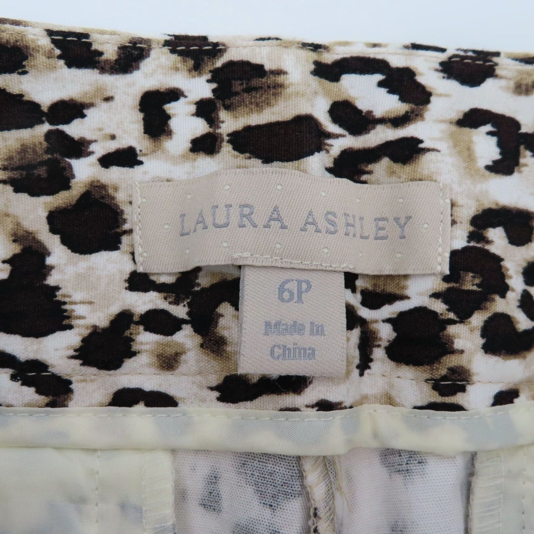 Laura Ashley Laura Ashley Capri Pants 6P Petite Women Leopard Cheetah St Tropez Cropped New Womens Pants Size 28" / US 6 / IT 42 - 6 Thumbnail