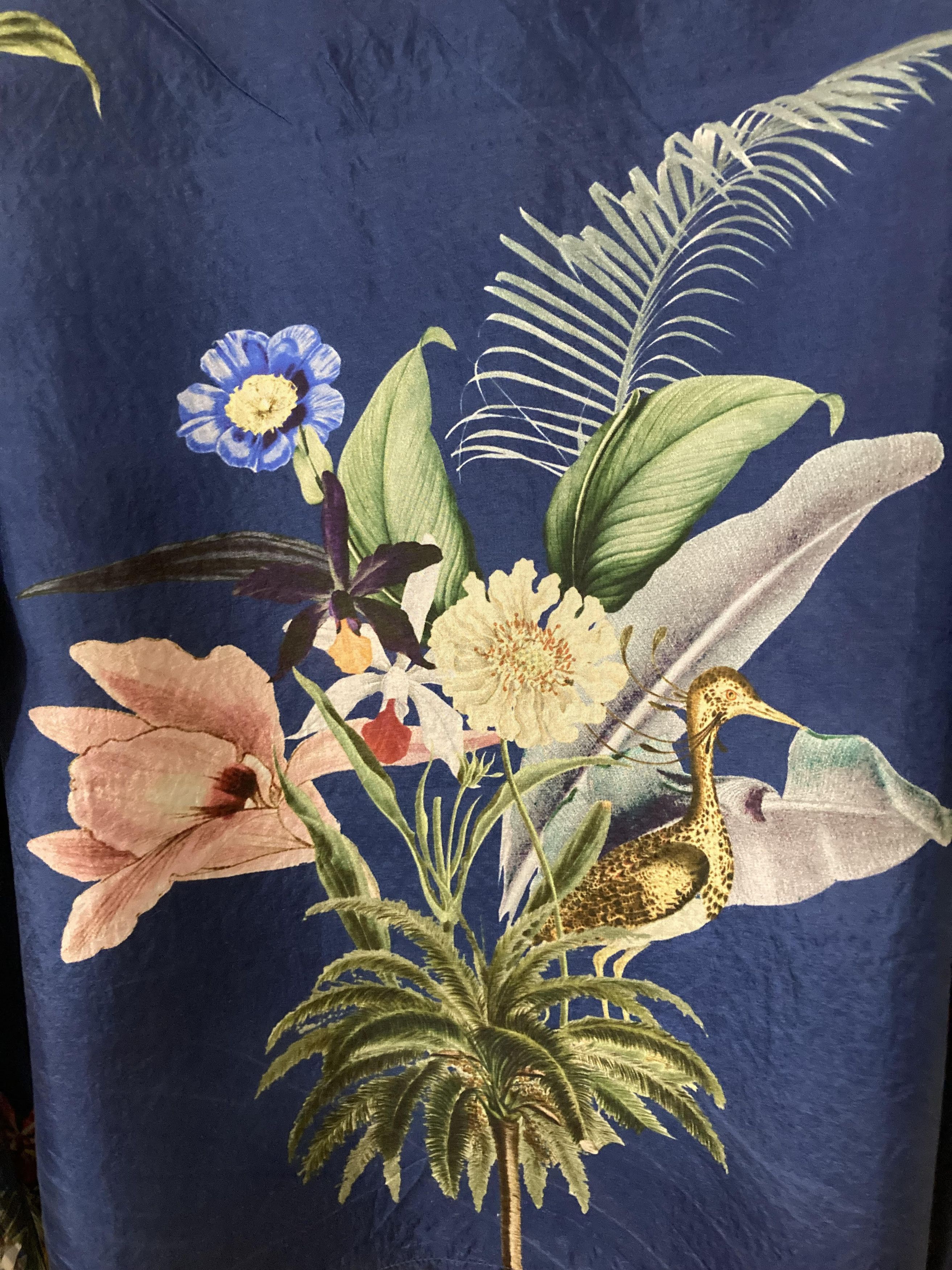 Japanese Brand × Vintage Vintage Vineet Bahl Natural Silk Blue Flower Top Blouse Size M / US 6-8 / IT 42-44 - 8 Thumbnail