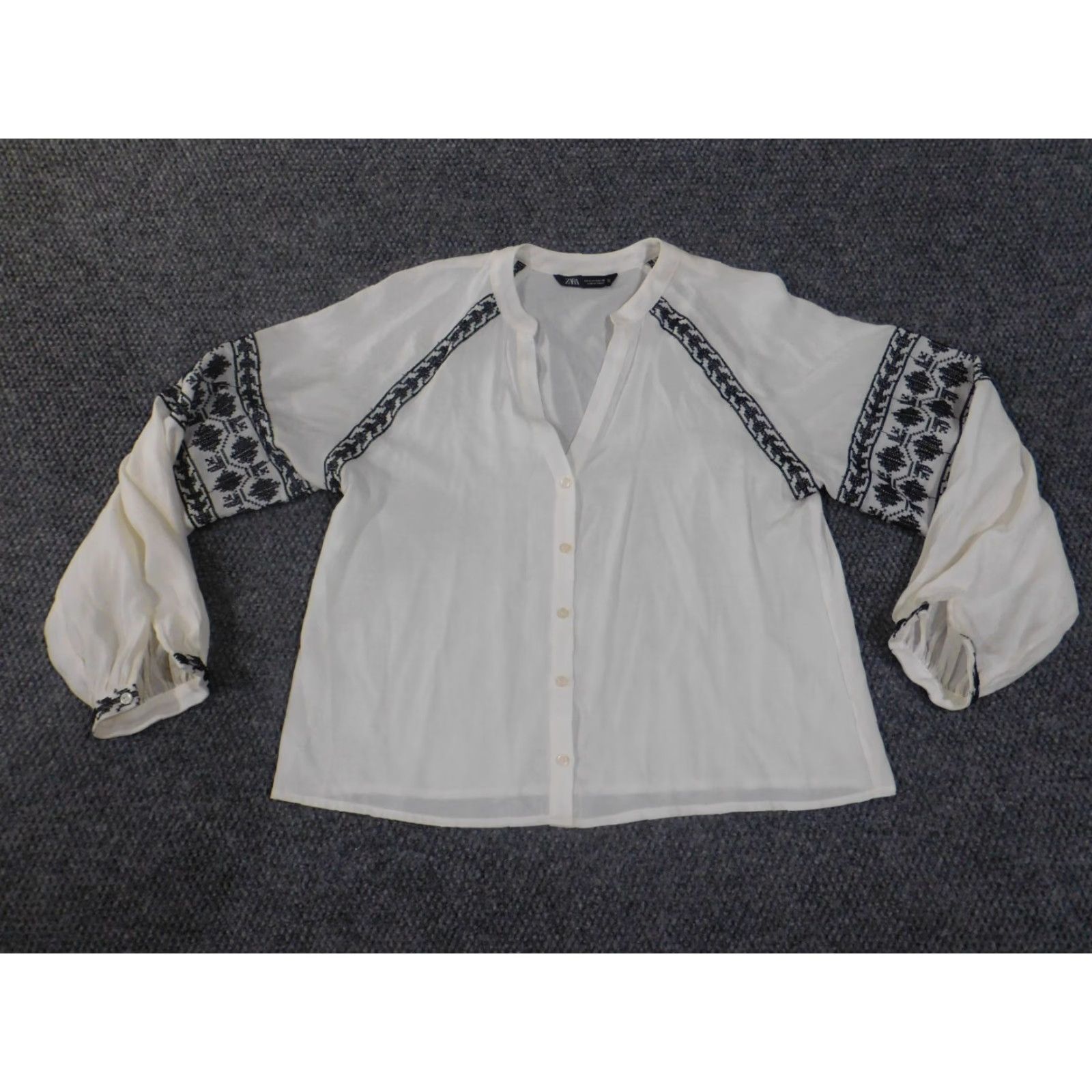 Zara Zara Womens Button-Up Shirt V-Neck Geometric White Small Casual Long Sleeve Regular Fit Stretch Knit Viscose Basic Summer Winter Womens Size S / US 4 / IT 40 - 4 Thumbnail